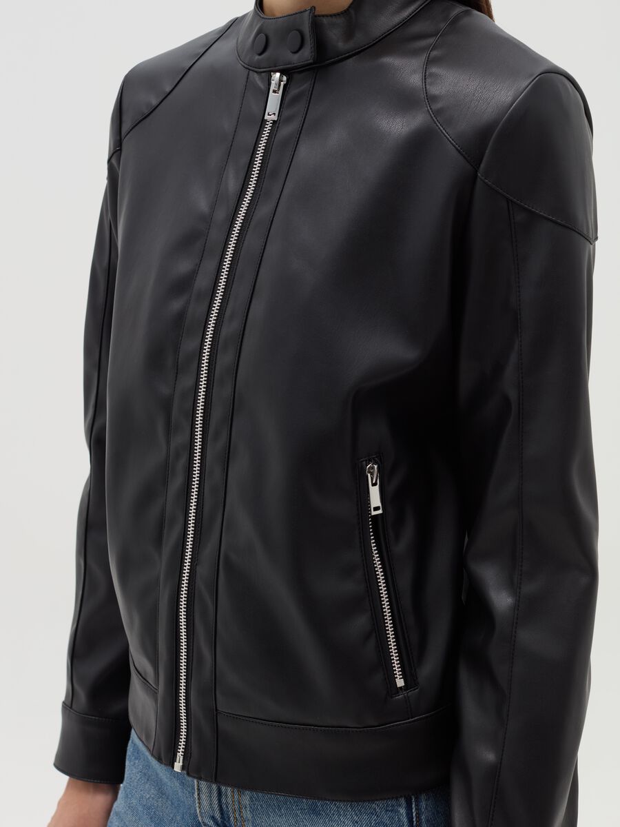 Full-zip biker jacket with buttons on the neck_3