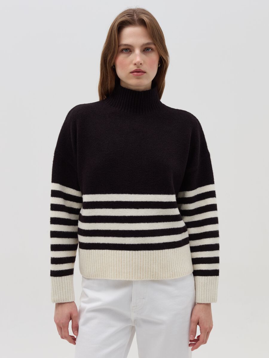 Striped high-neck pullover_1