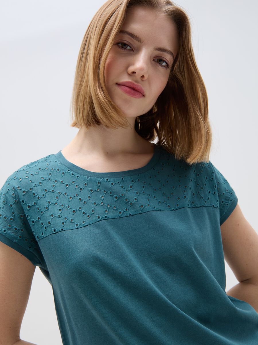 Cotton T-shirt with broderie anglaise_0