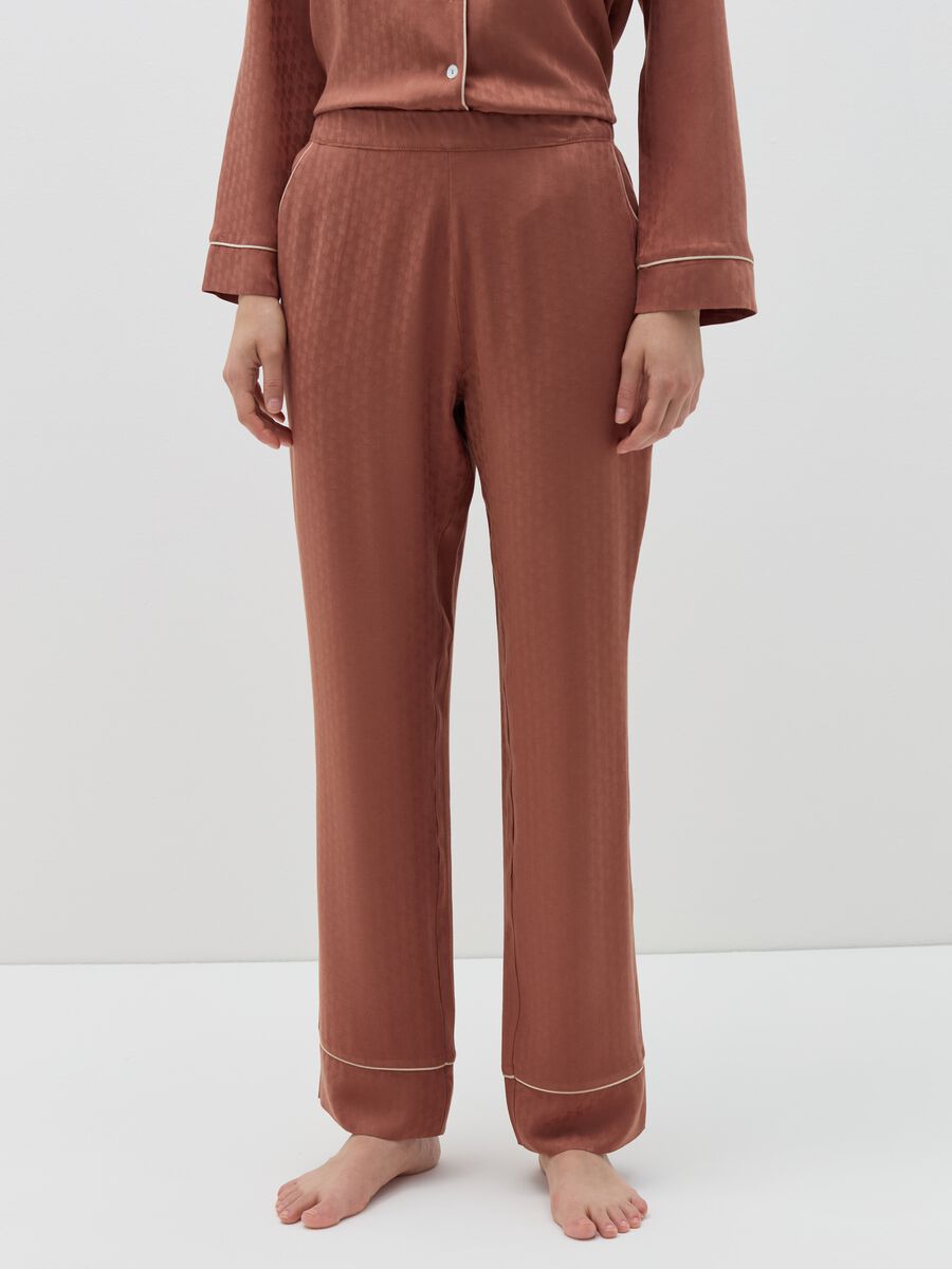 Pyjama trousers with contrasting piping_1