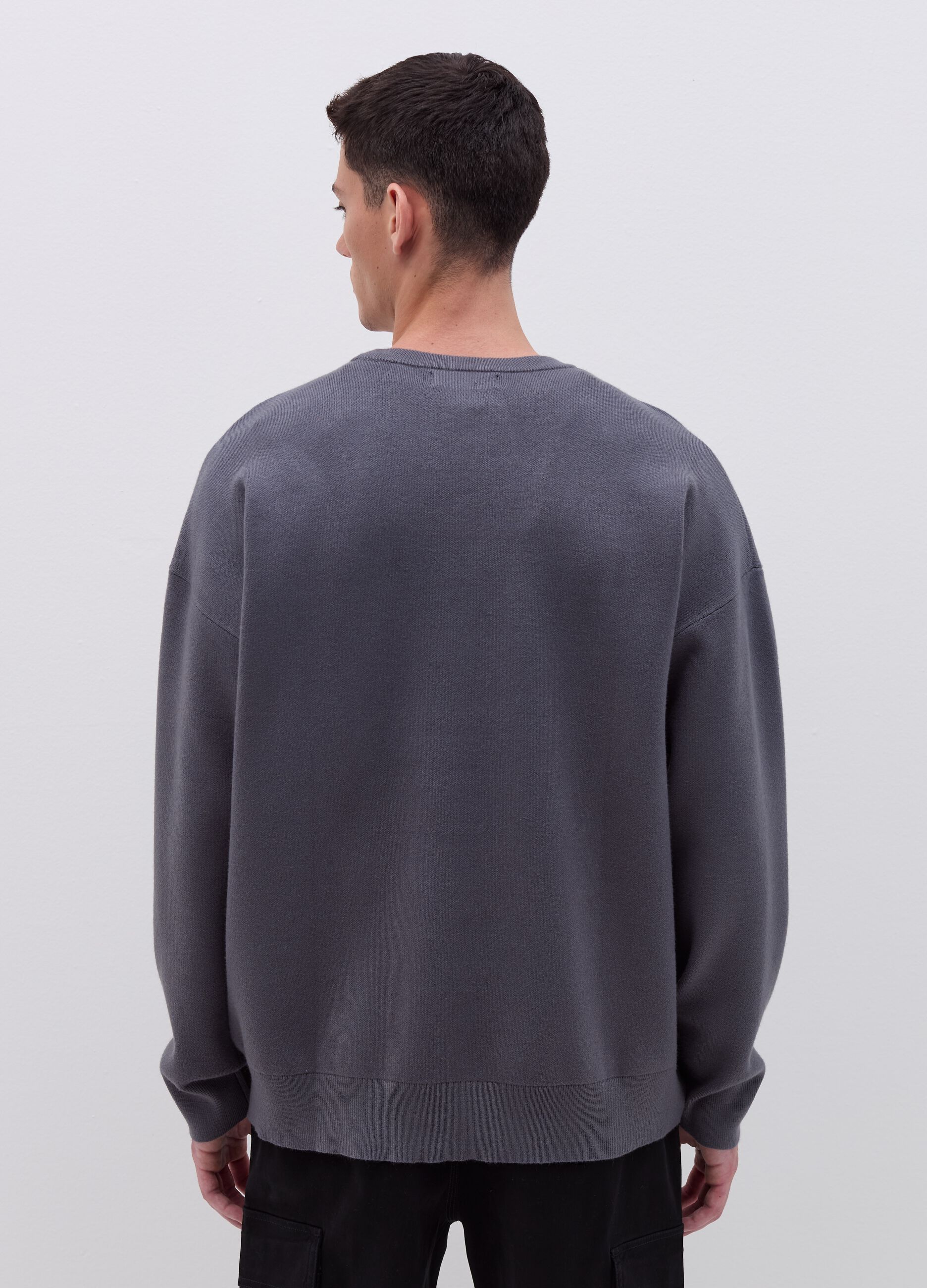 Pullover with jacquard lettering