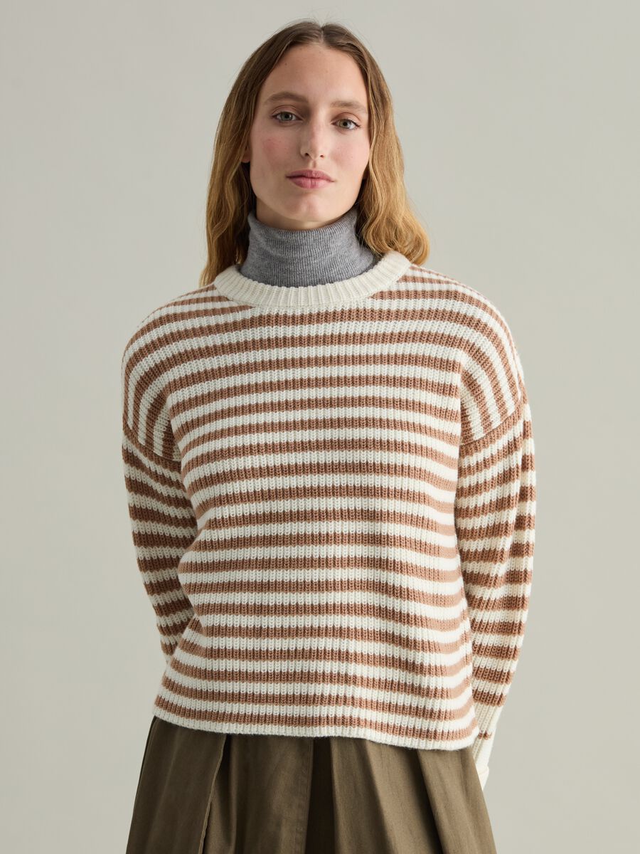 Ribbed pullover with striped pattern_0