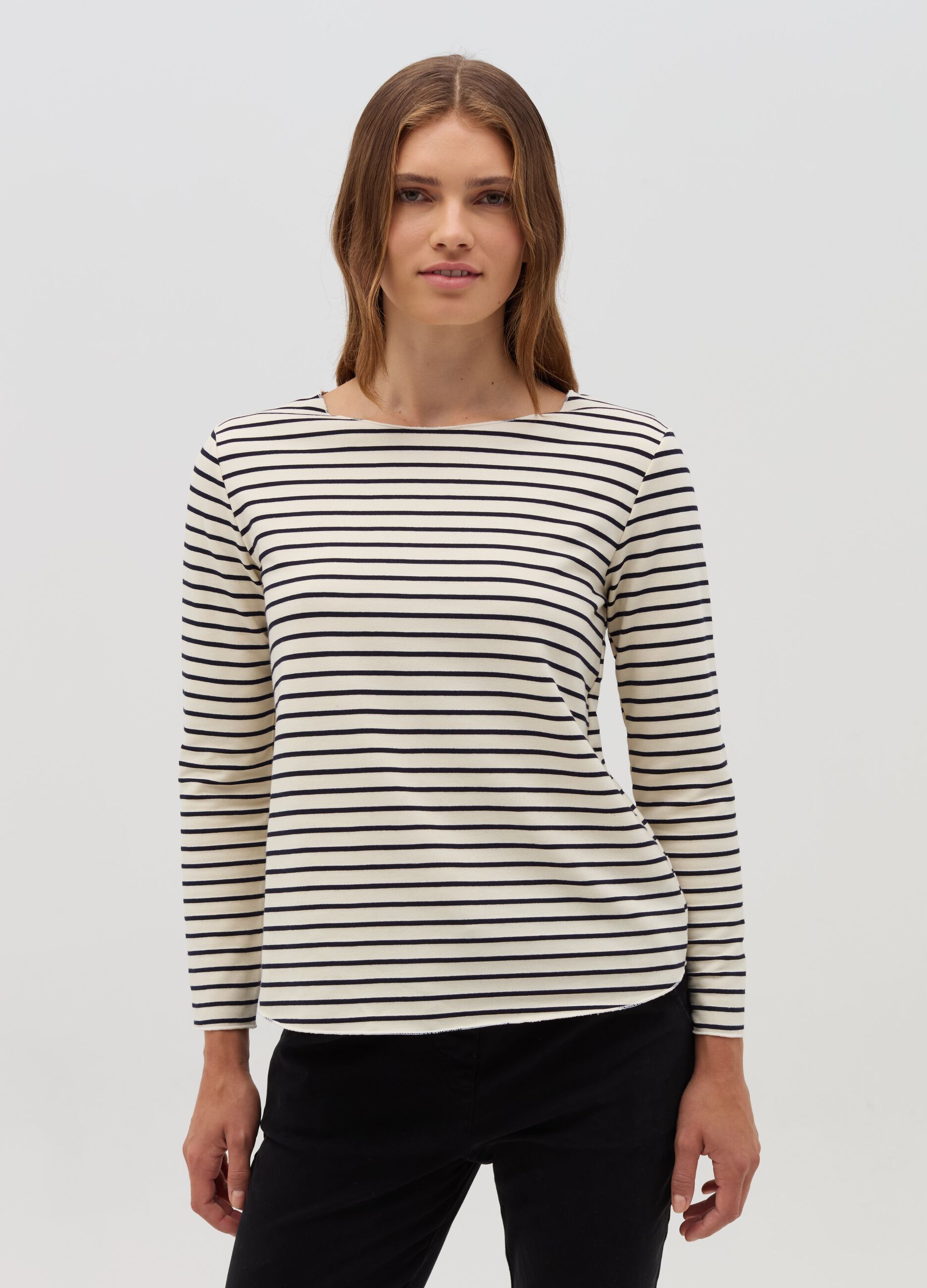 T-shirt in cotone a righe con maniche lunghe