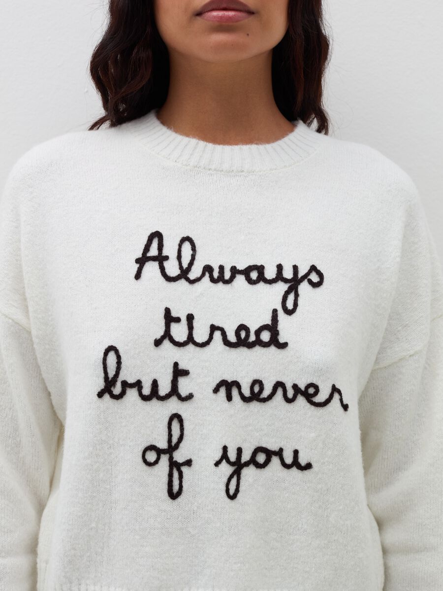 Pullover with lettering embroidery_3