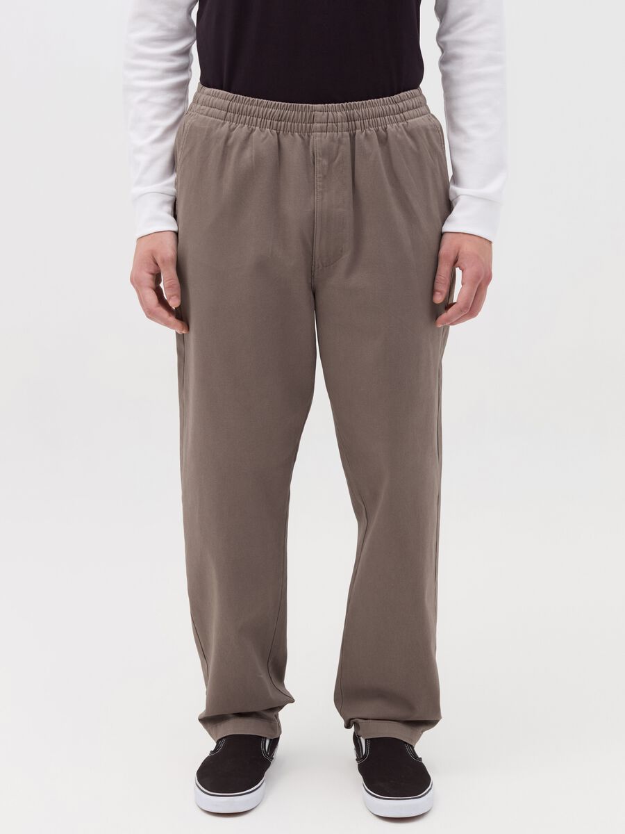 Chino trousers in stretch Oxford cotton_1