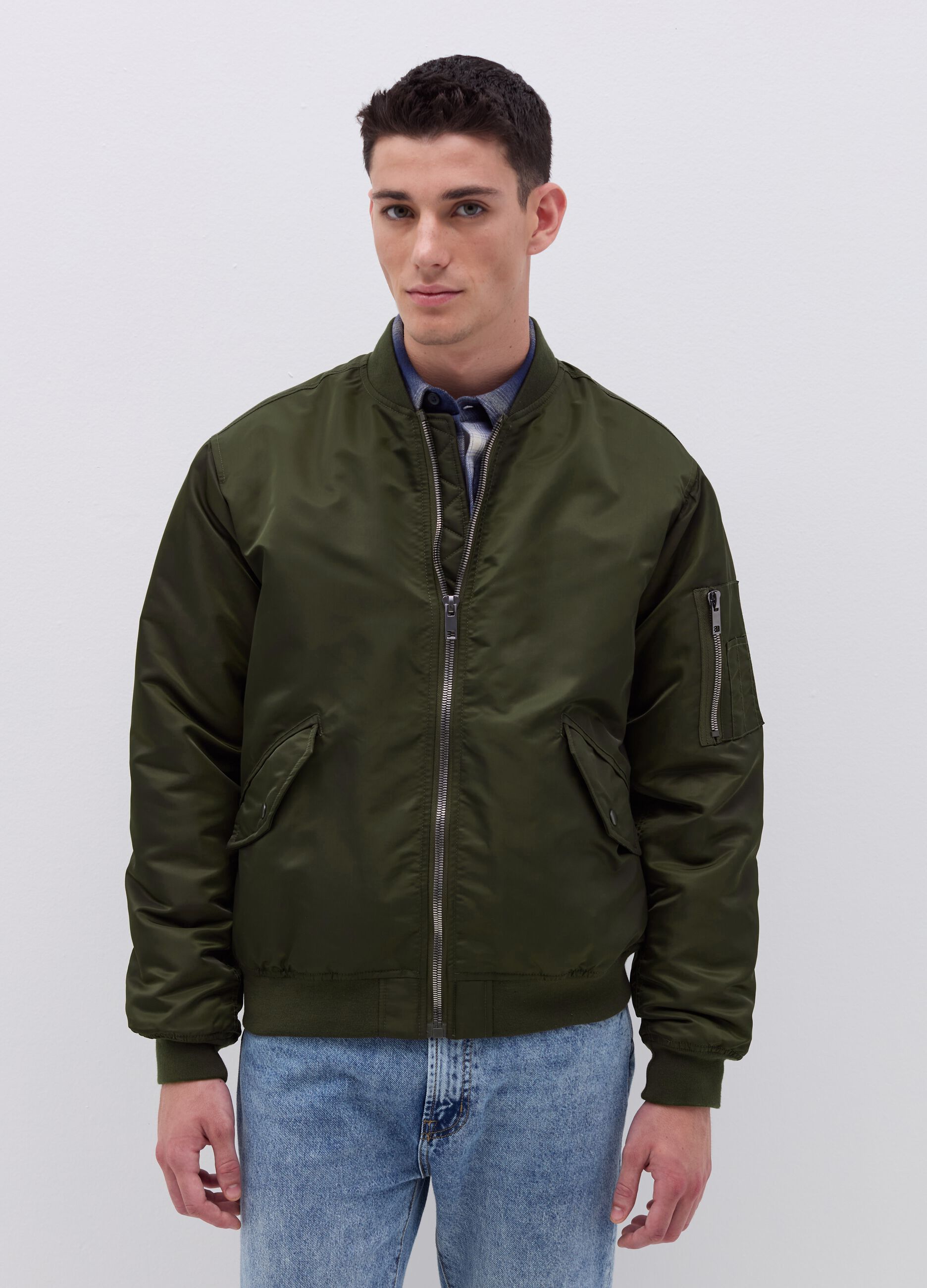 Solid colour full-zip bomber jacket