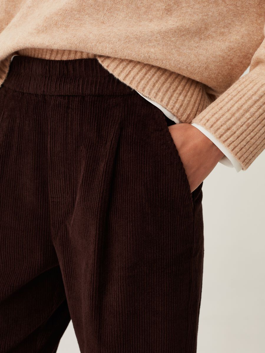 Corduroy cropped joggers_3