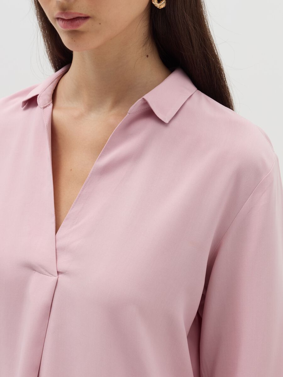 Blouse with polo neckline and long sleeves_3