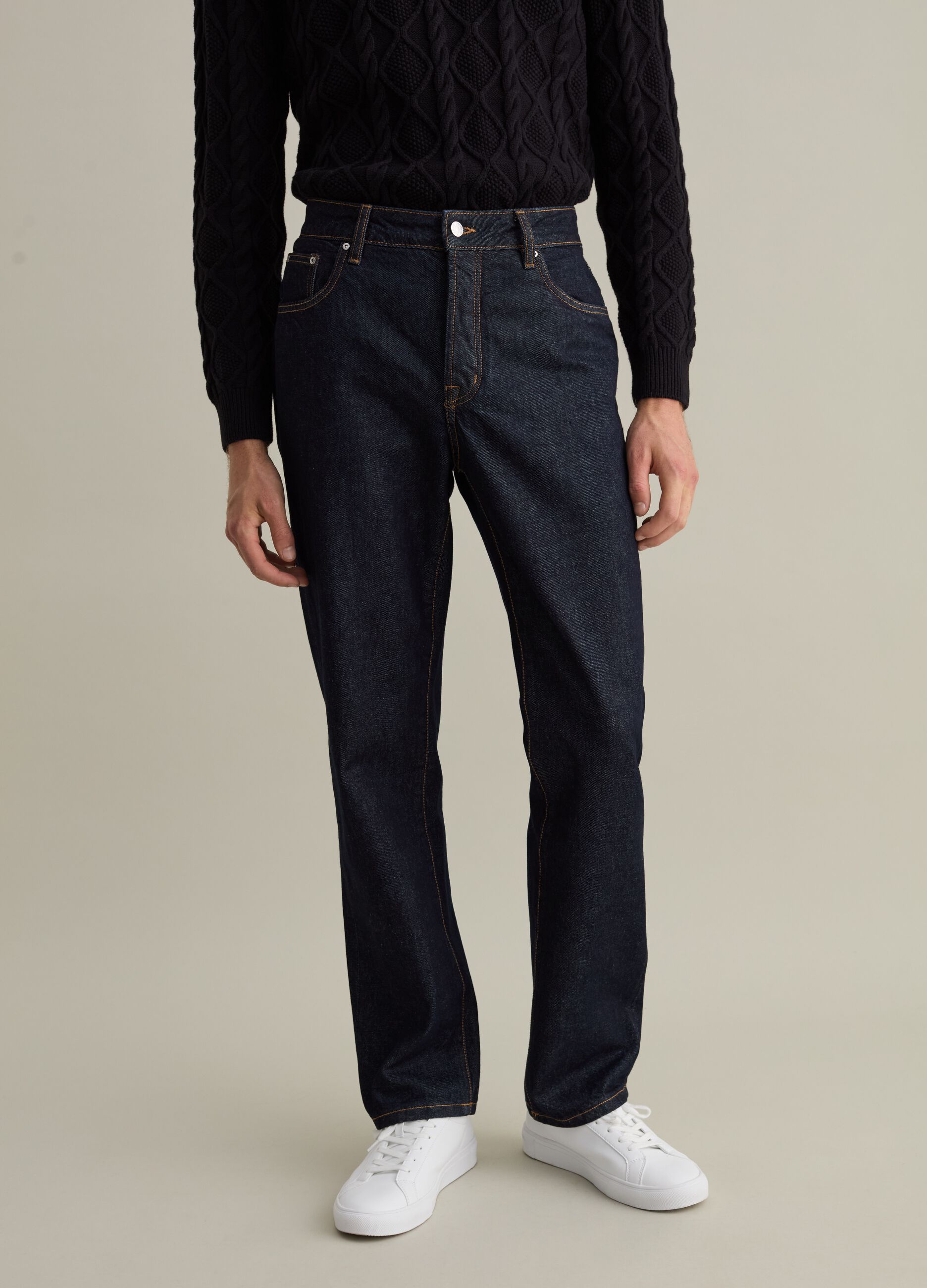 Five-pocket,straight-fit jeans