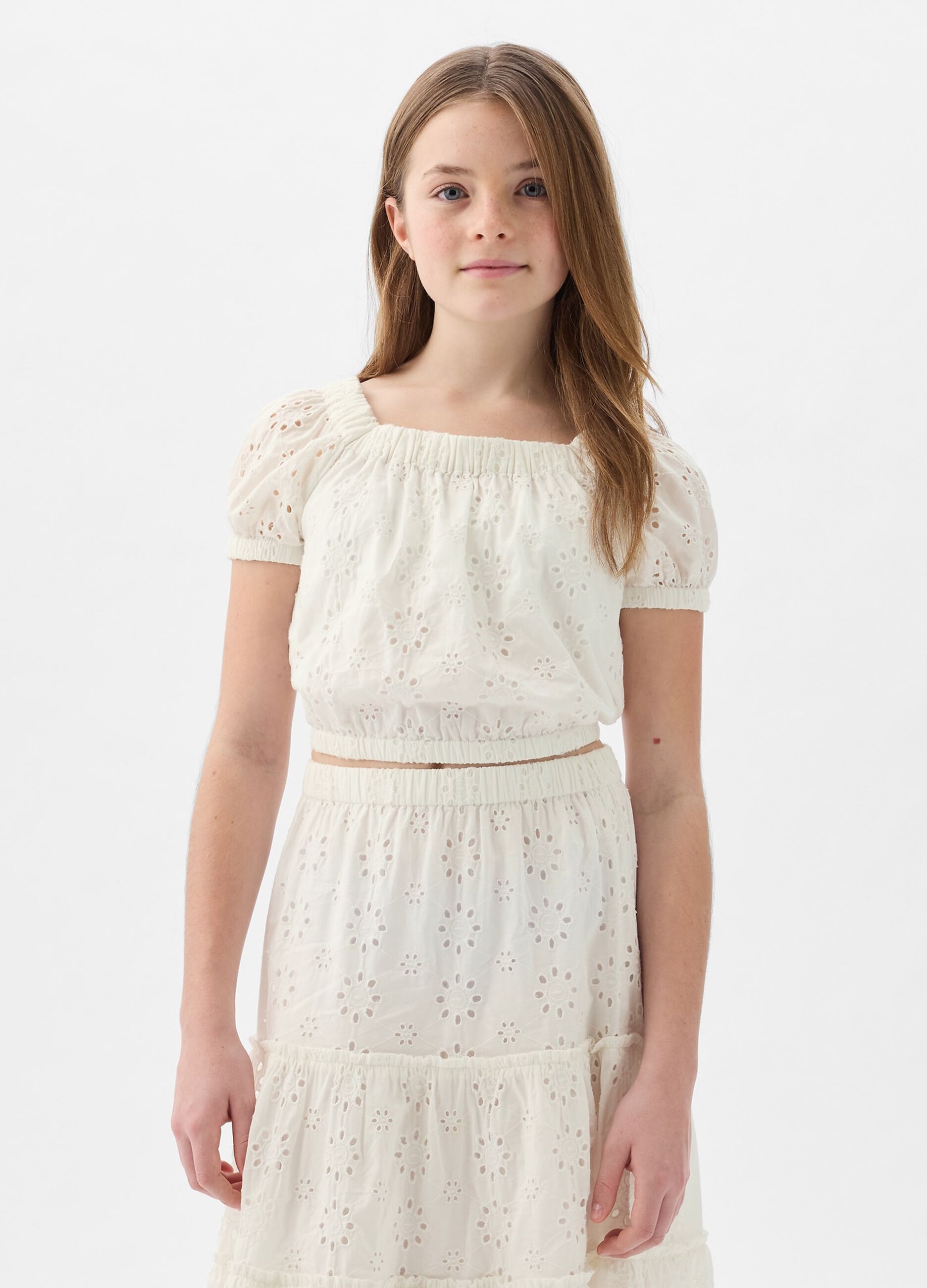 Crop top in broderie anglaise with puff sleeves