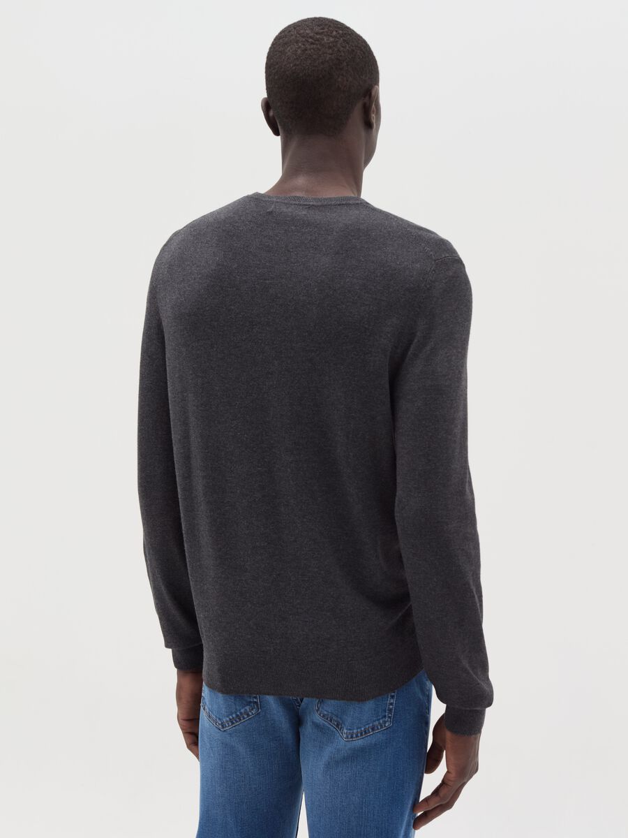 Round neck pullover_2