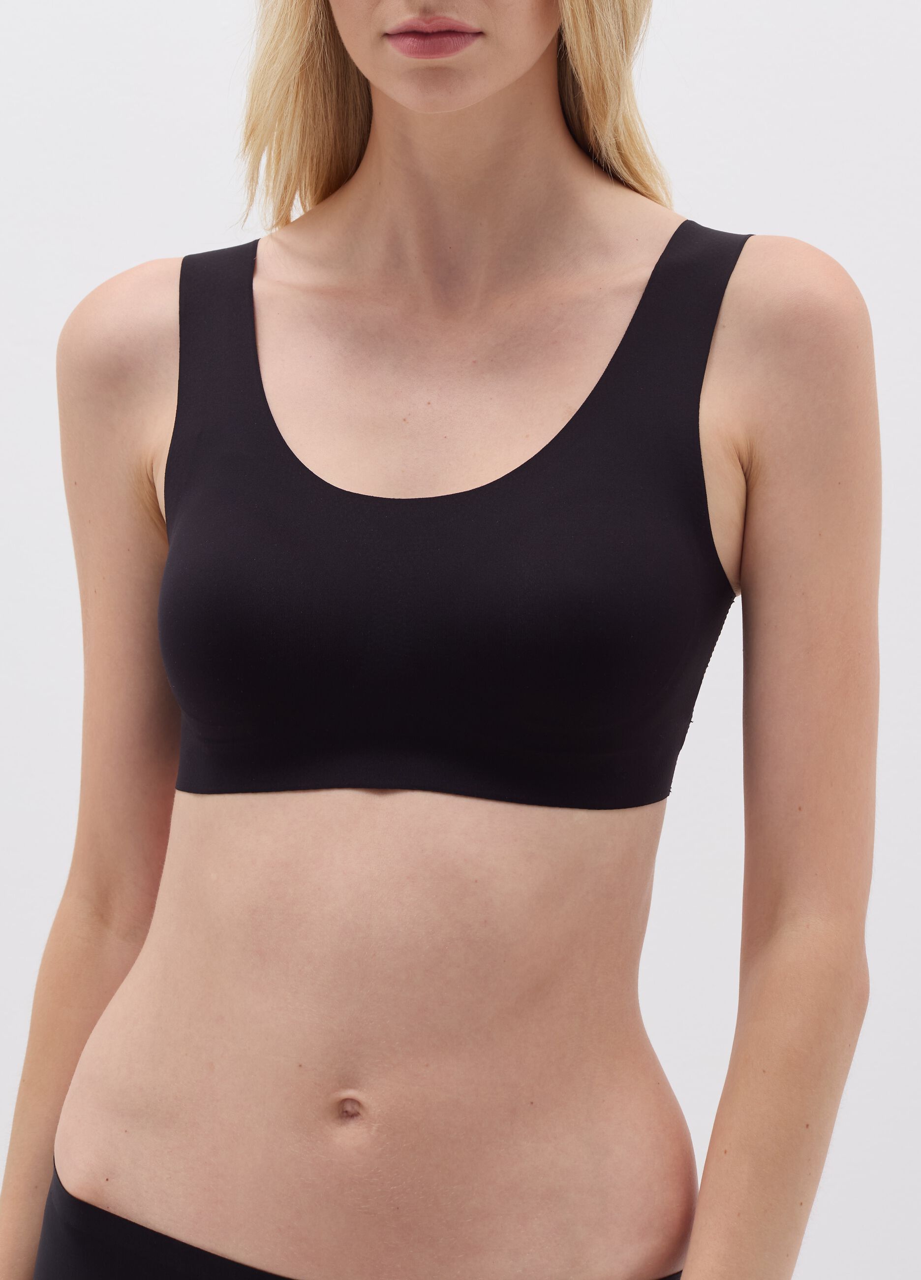 Seamless bralette in microfibre