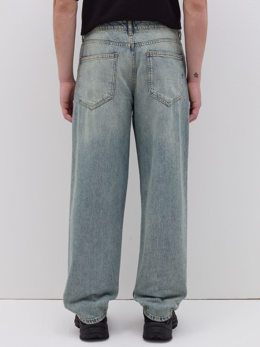 Baggy-fit jeans with five pockets_2