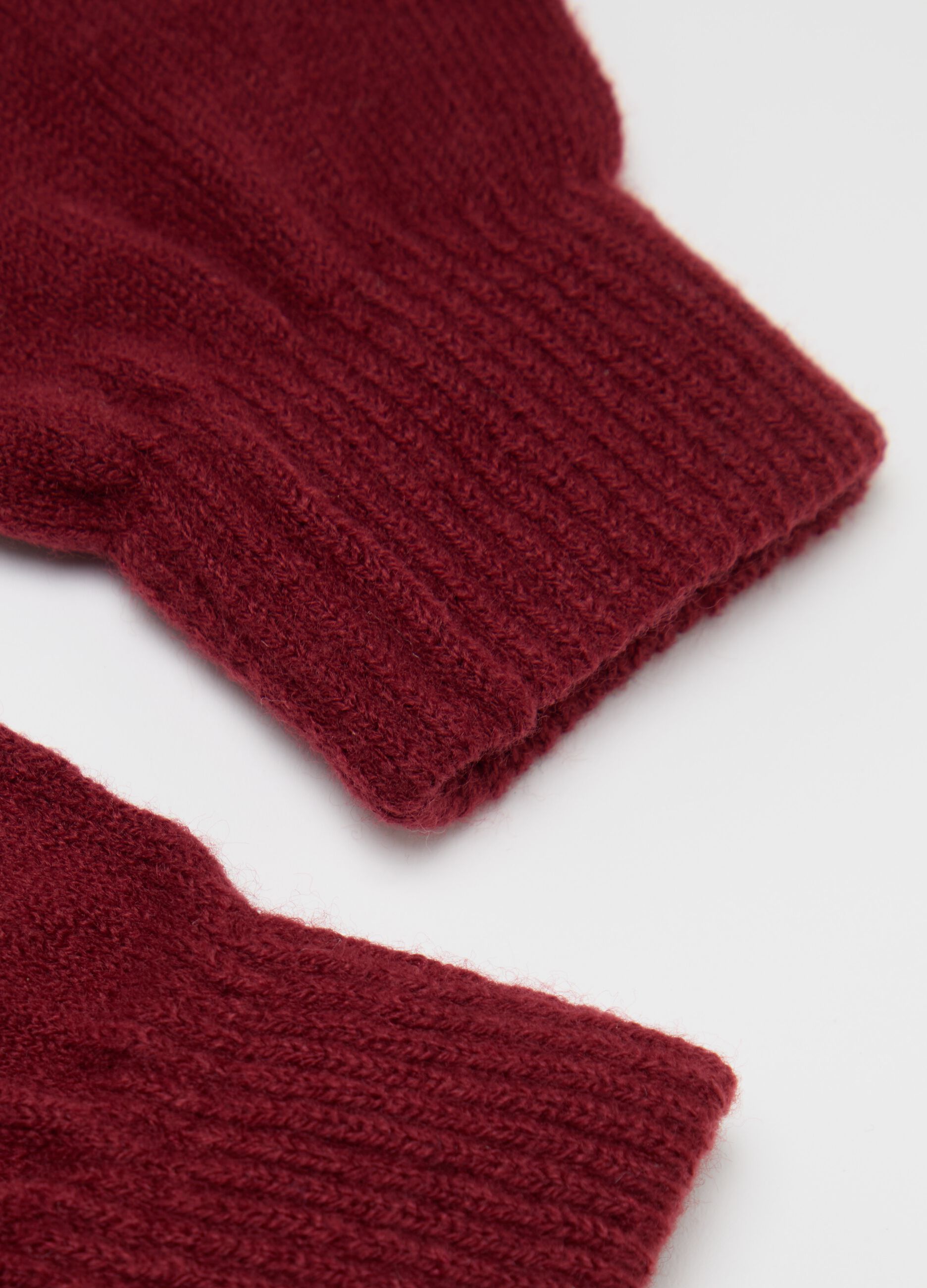 Knitted gloves