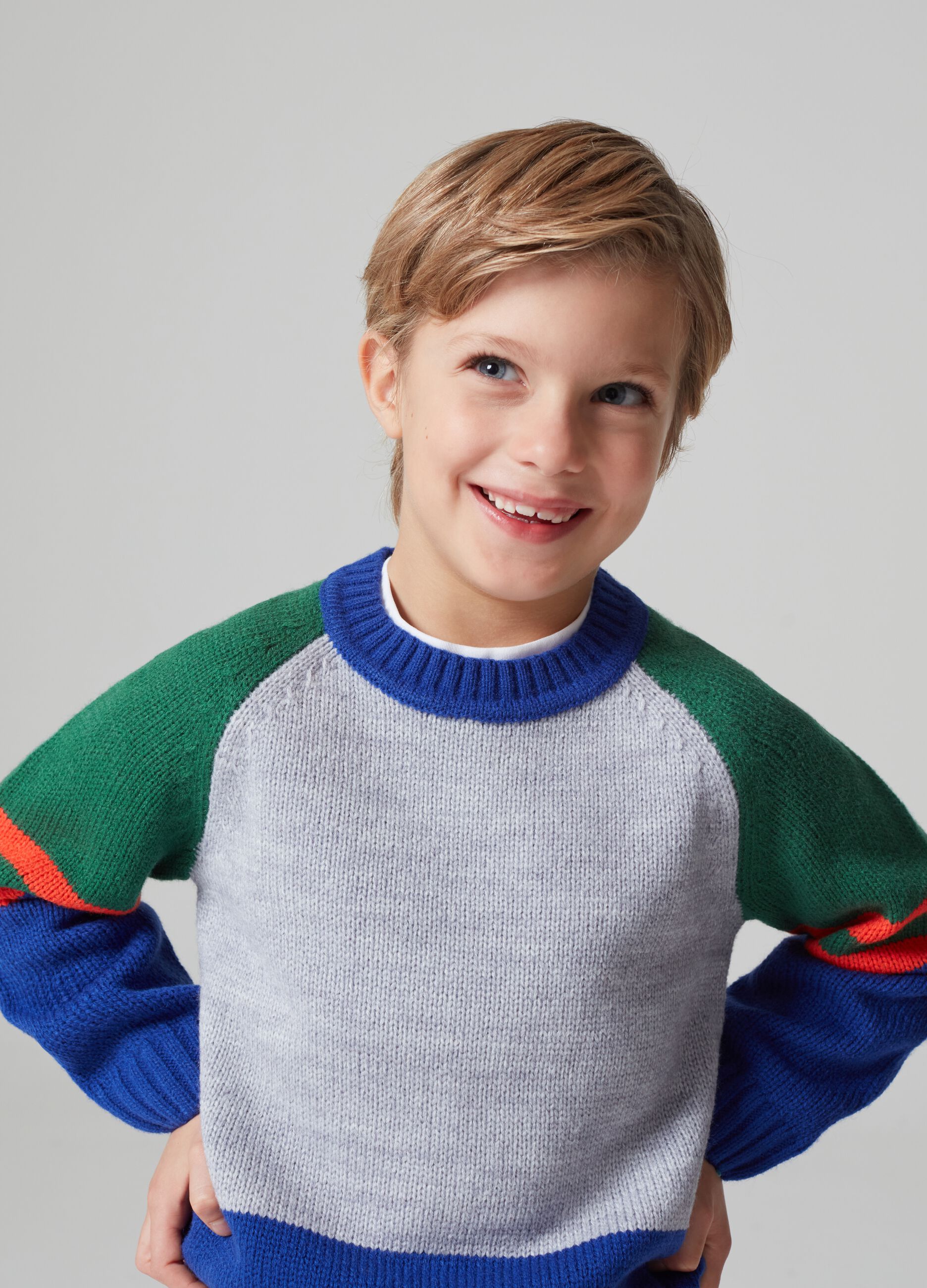 Colourblock pullover with round neck