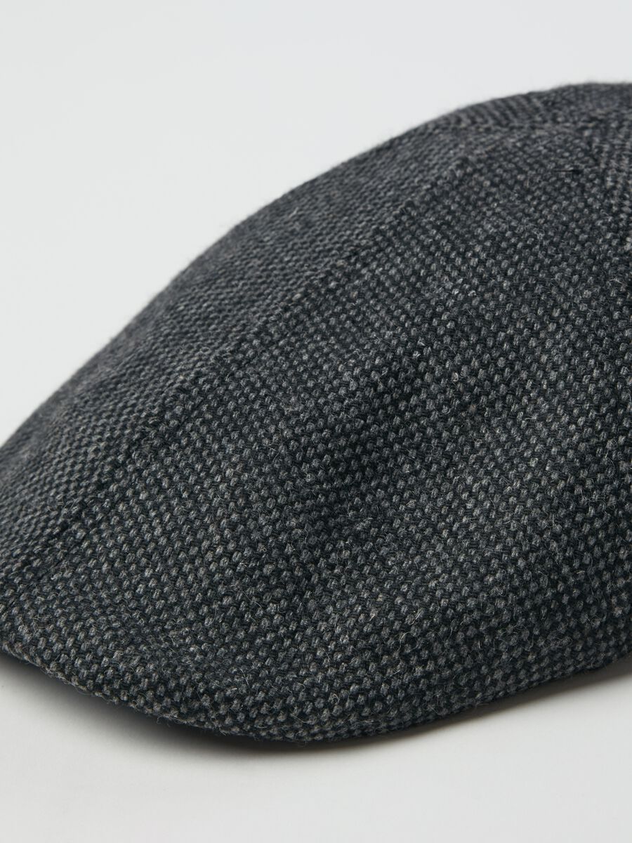 Flat cap with two-tone micro weave_2