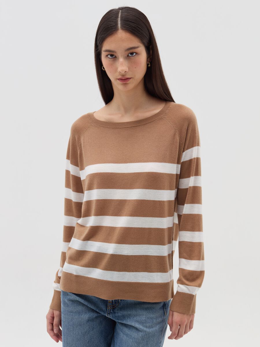 Striped top with raglan sleeves_1