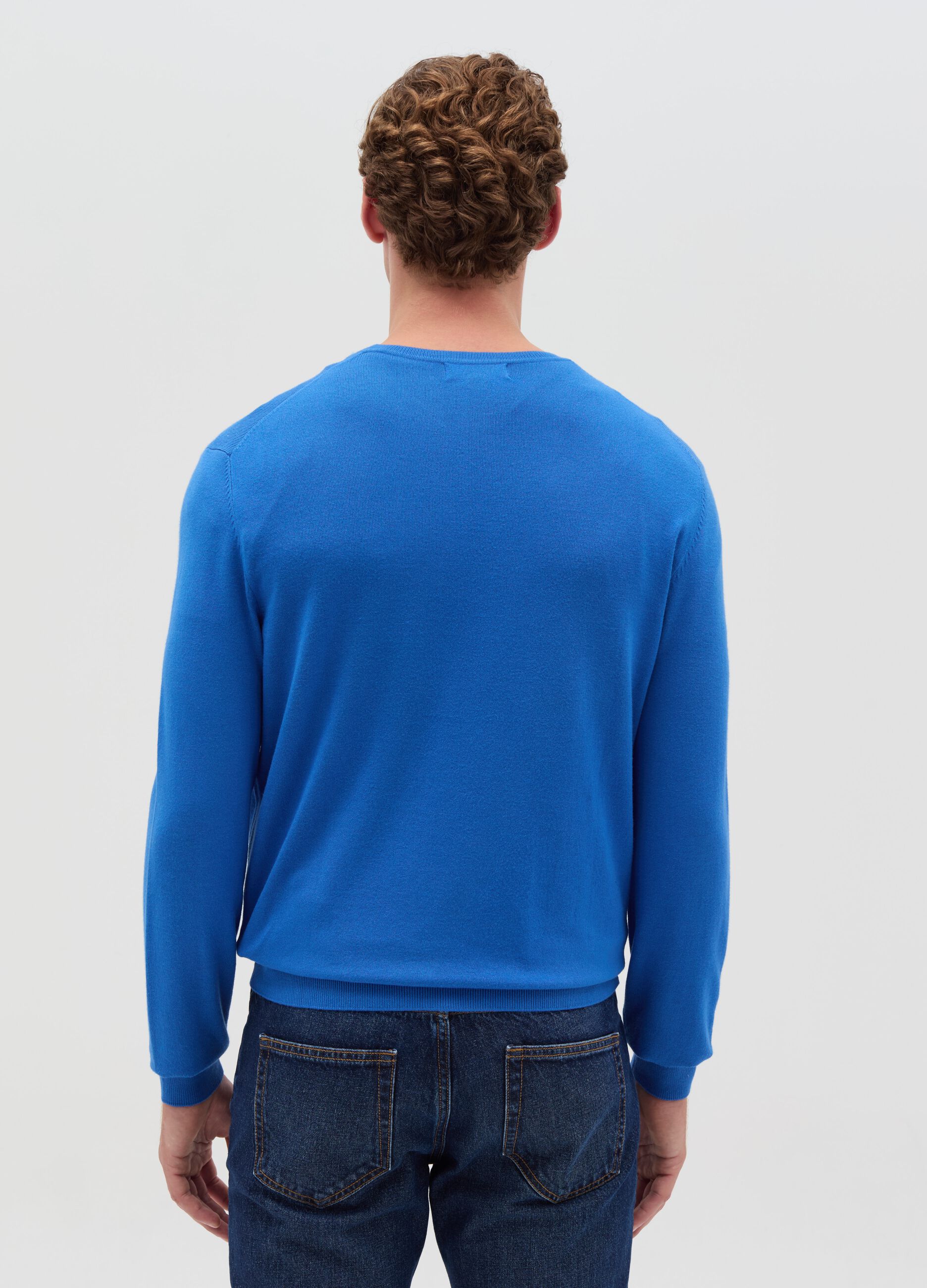 Round neck pullover