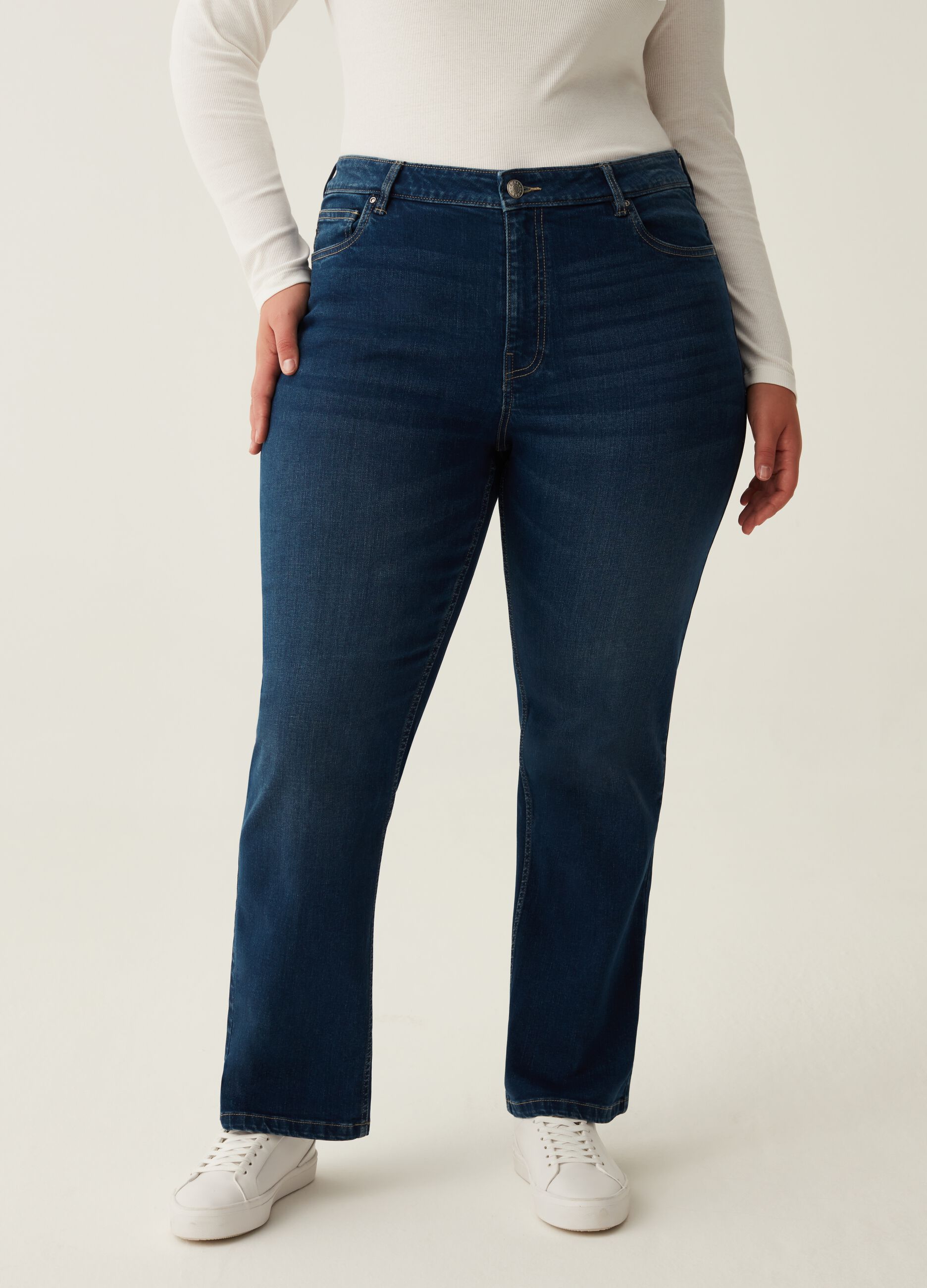 Jeans straight fit con scoloriture Curvy