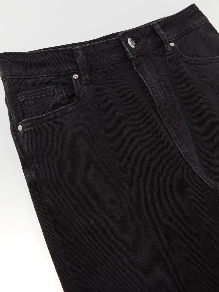 Straight-fit stretch jeans with five pockets_5