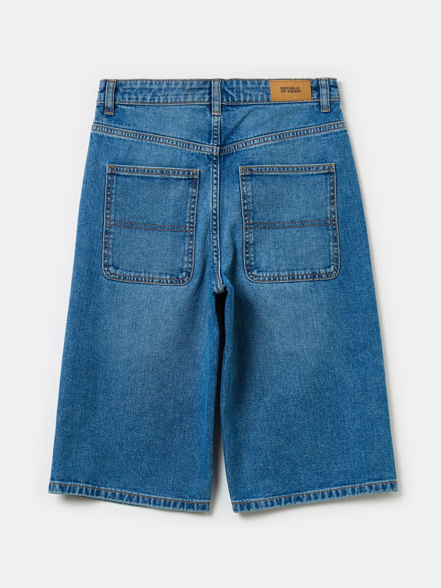 Denim Bermuda shorts with five pockets_1