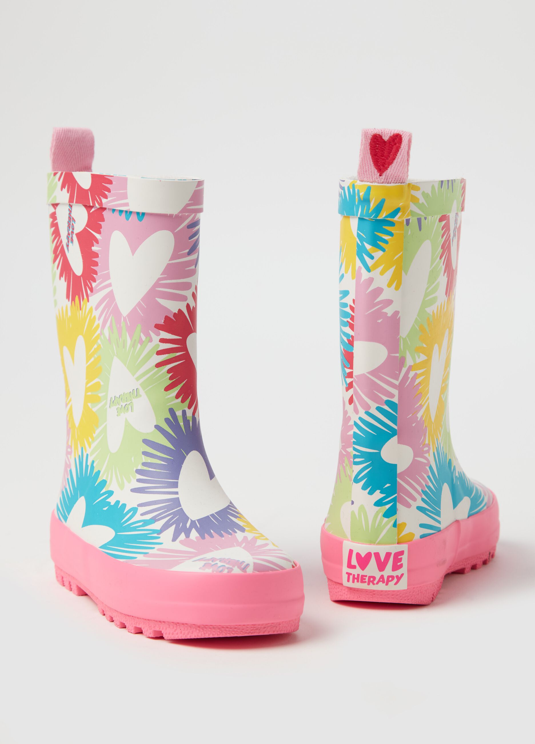 Wellington boots with hearts print