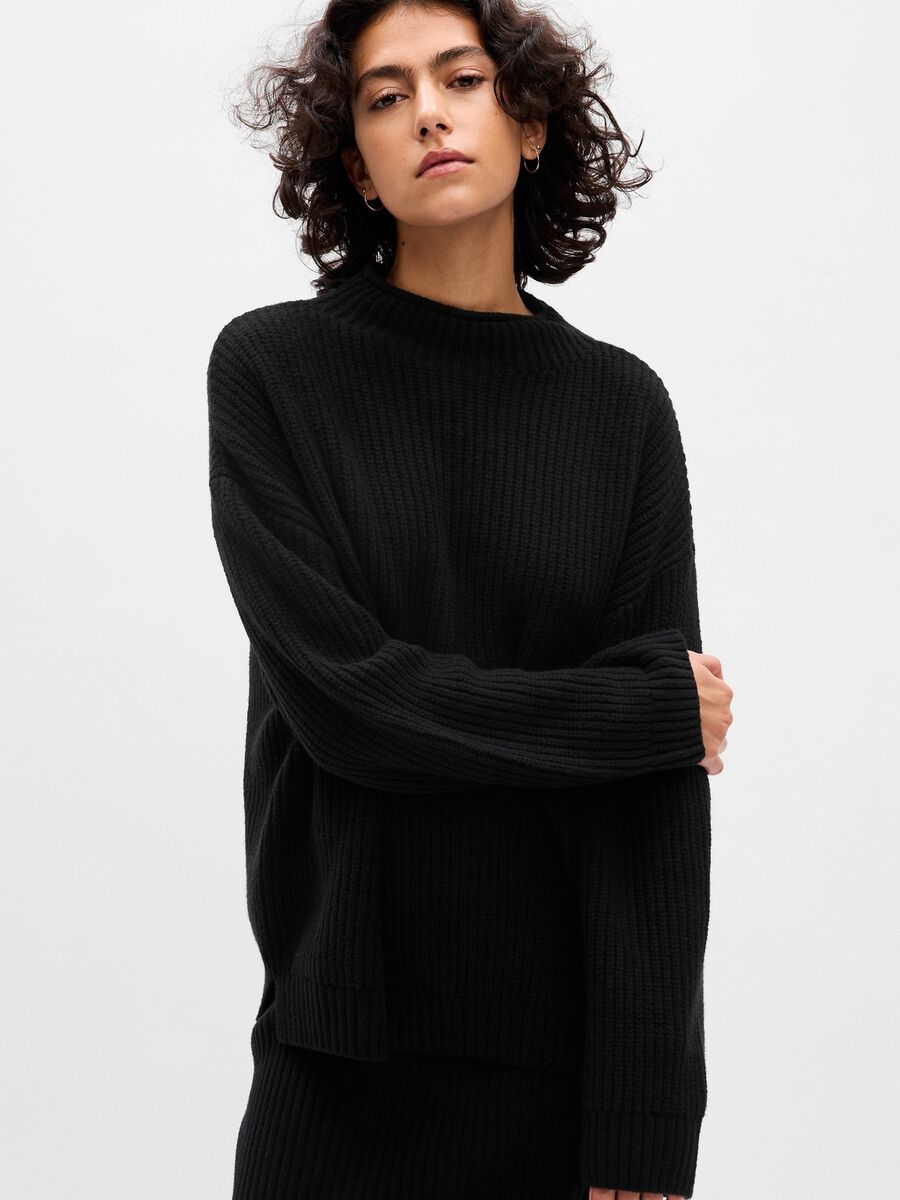 Oversized pullover with slits_0