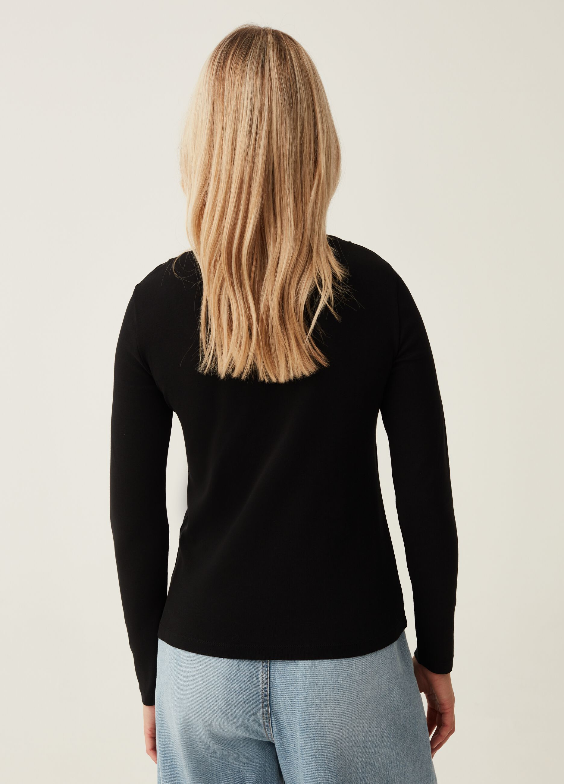 Long-sleeved T-shirt with sweetheart neck