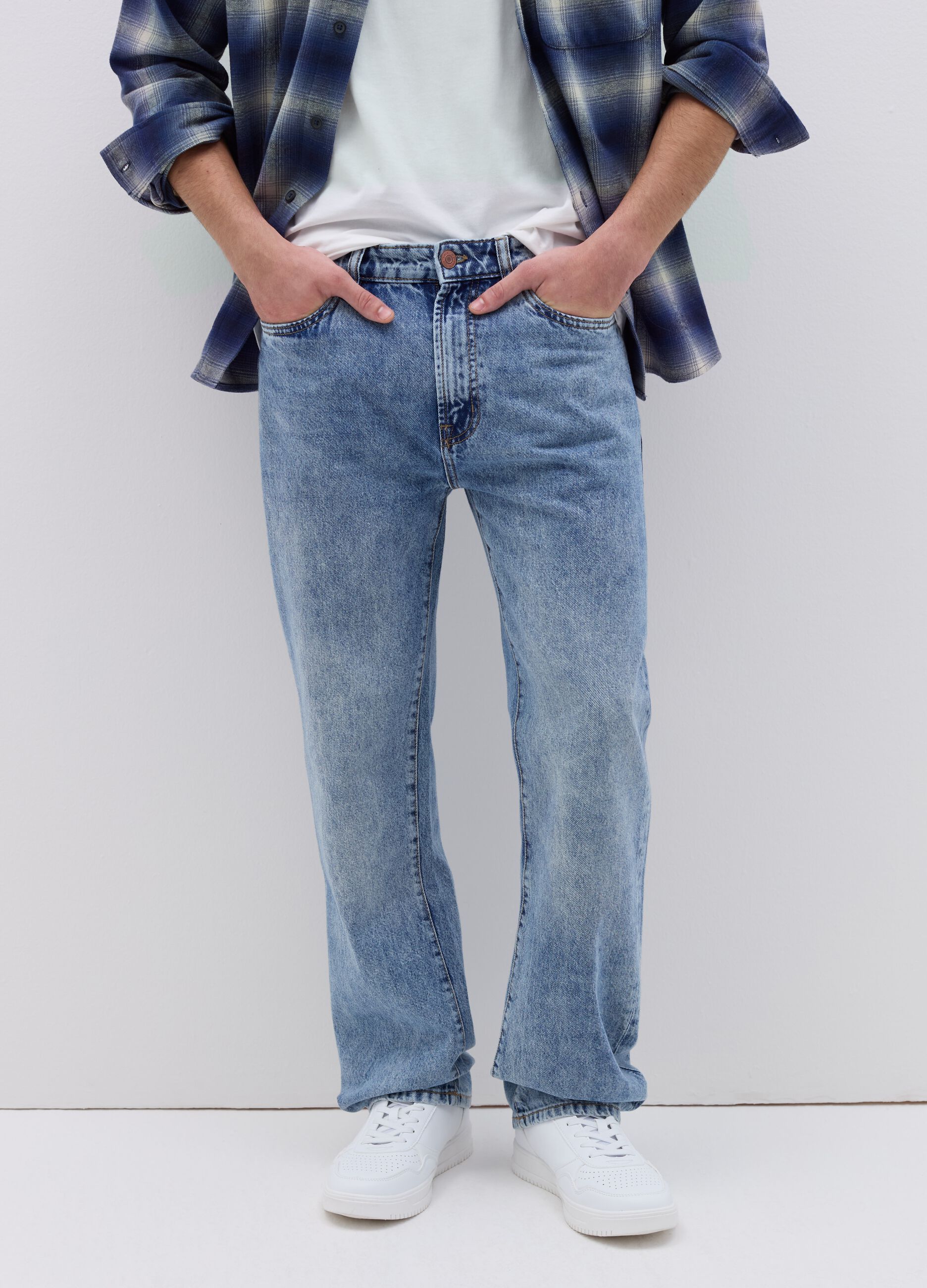 Five-pocket,straight-fit jeans