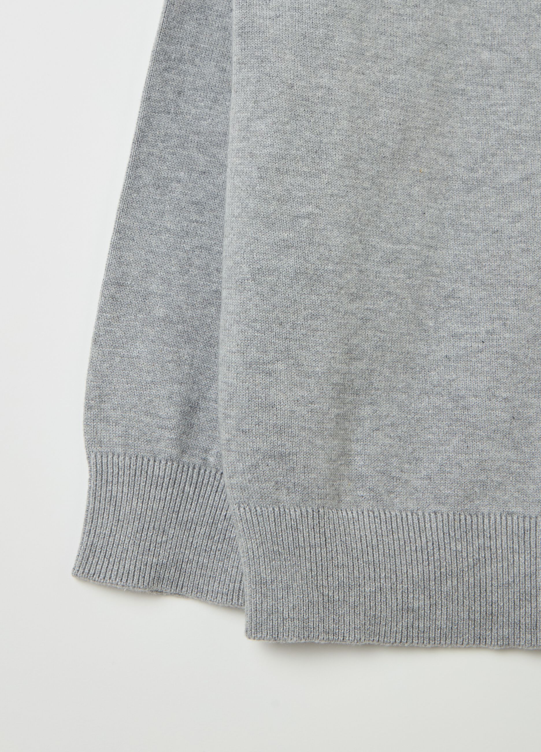 Cotton pullover with round neck