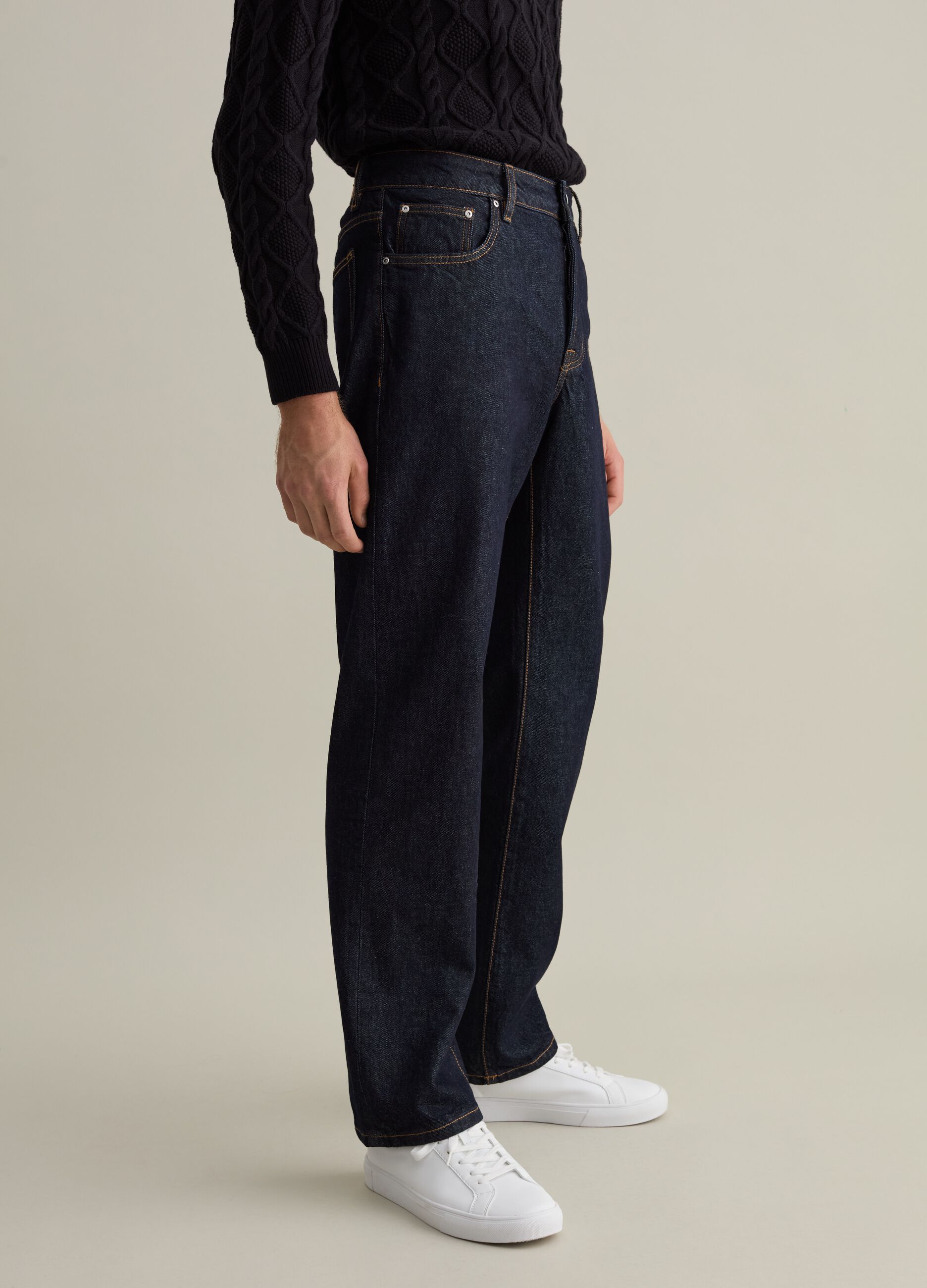 Five-pocket,straight-fit jeans