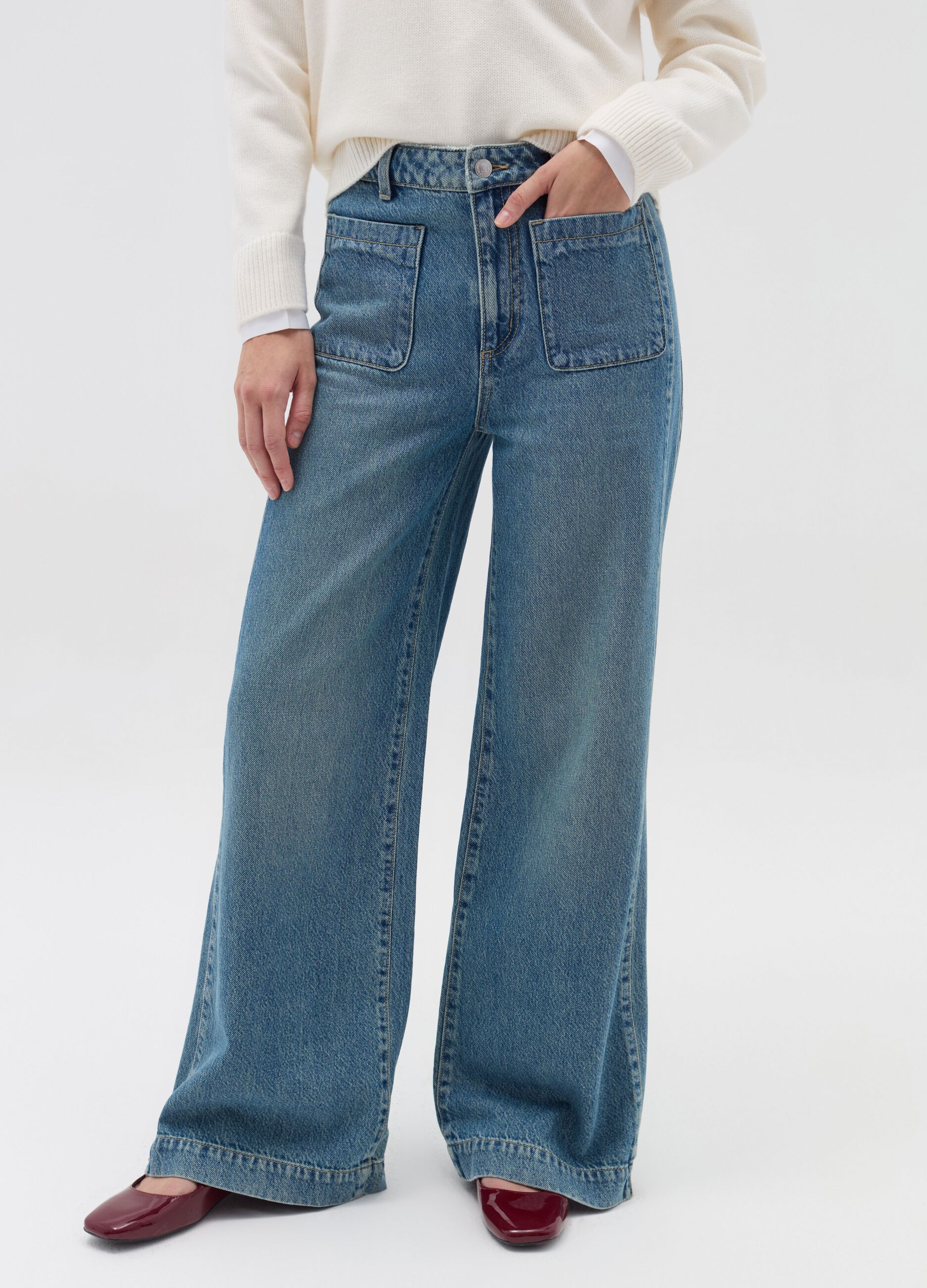 Wide-leg jeans with pockets