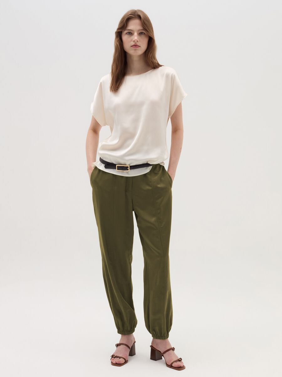 Pull-on trousers with raised stitching_0