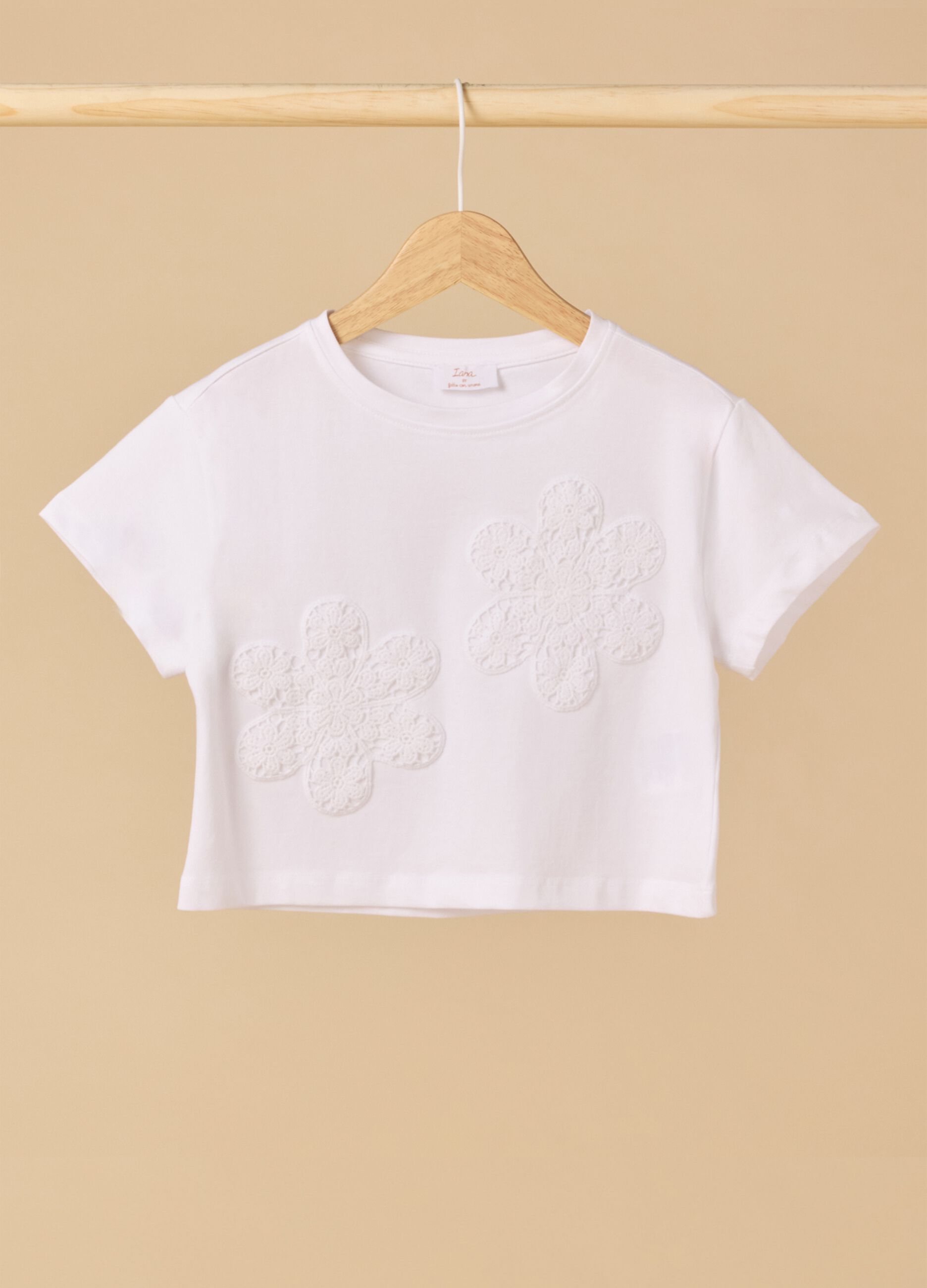 Stretch cotton t-shirt with embroideries