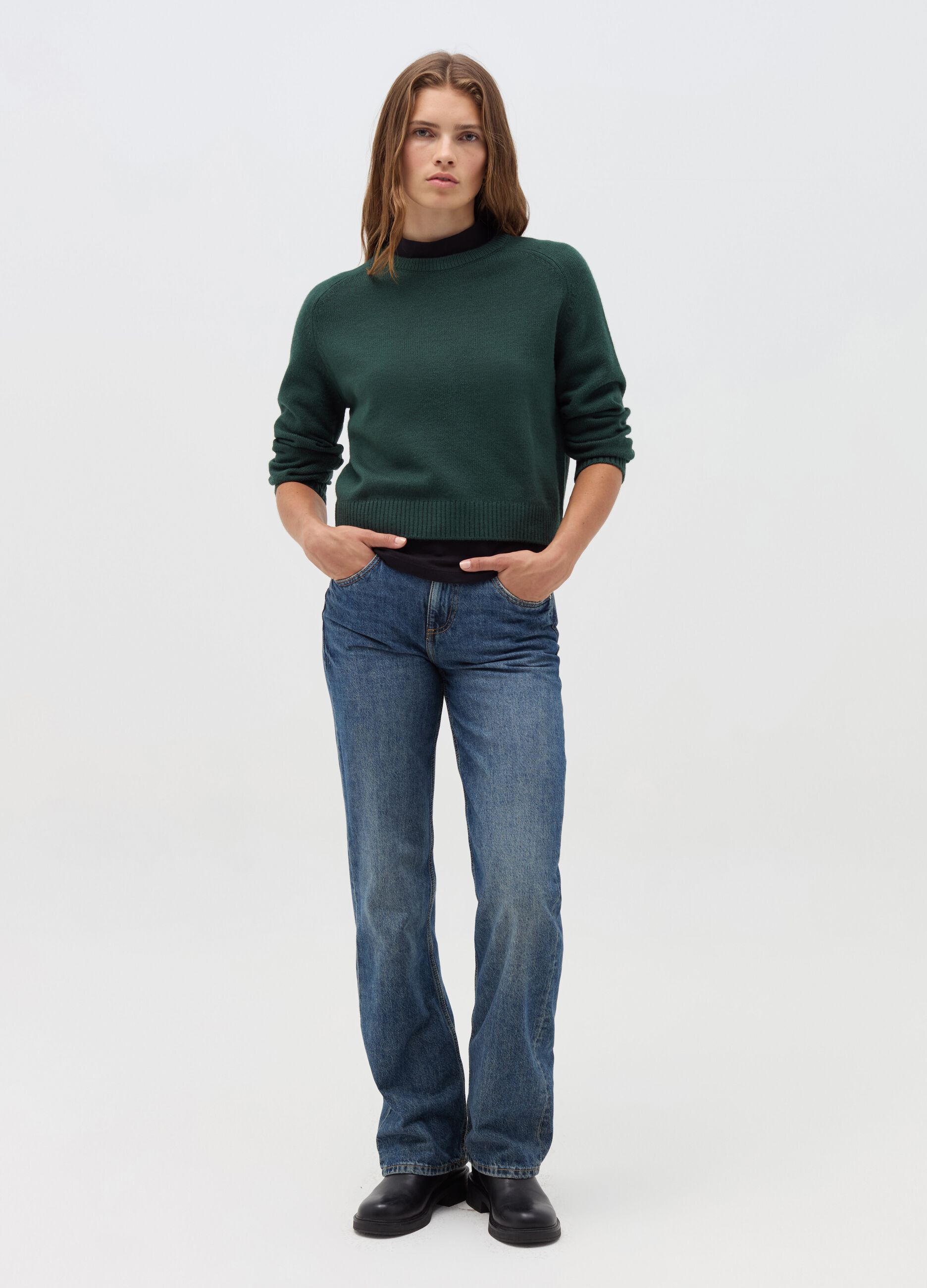 Pullover with raglan sleeves