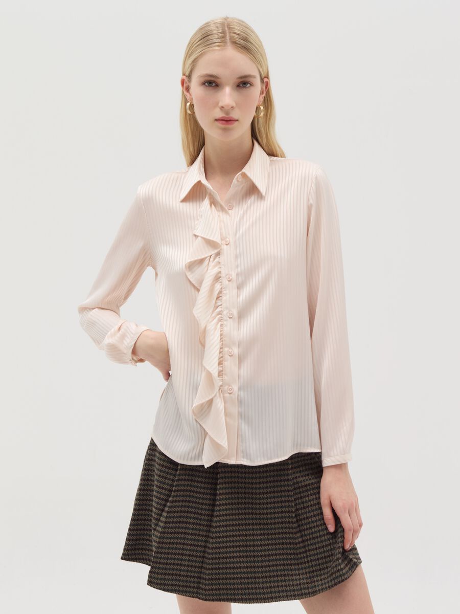 Satin shirt with stripes and flounce_3