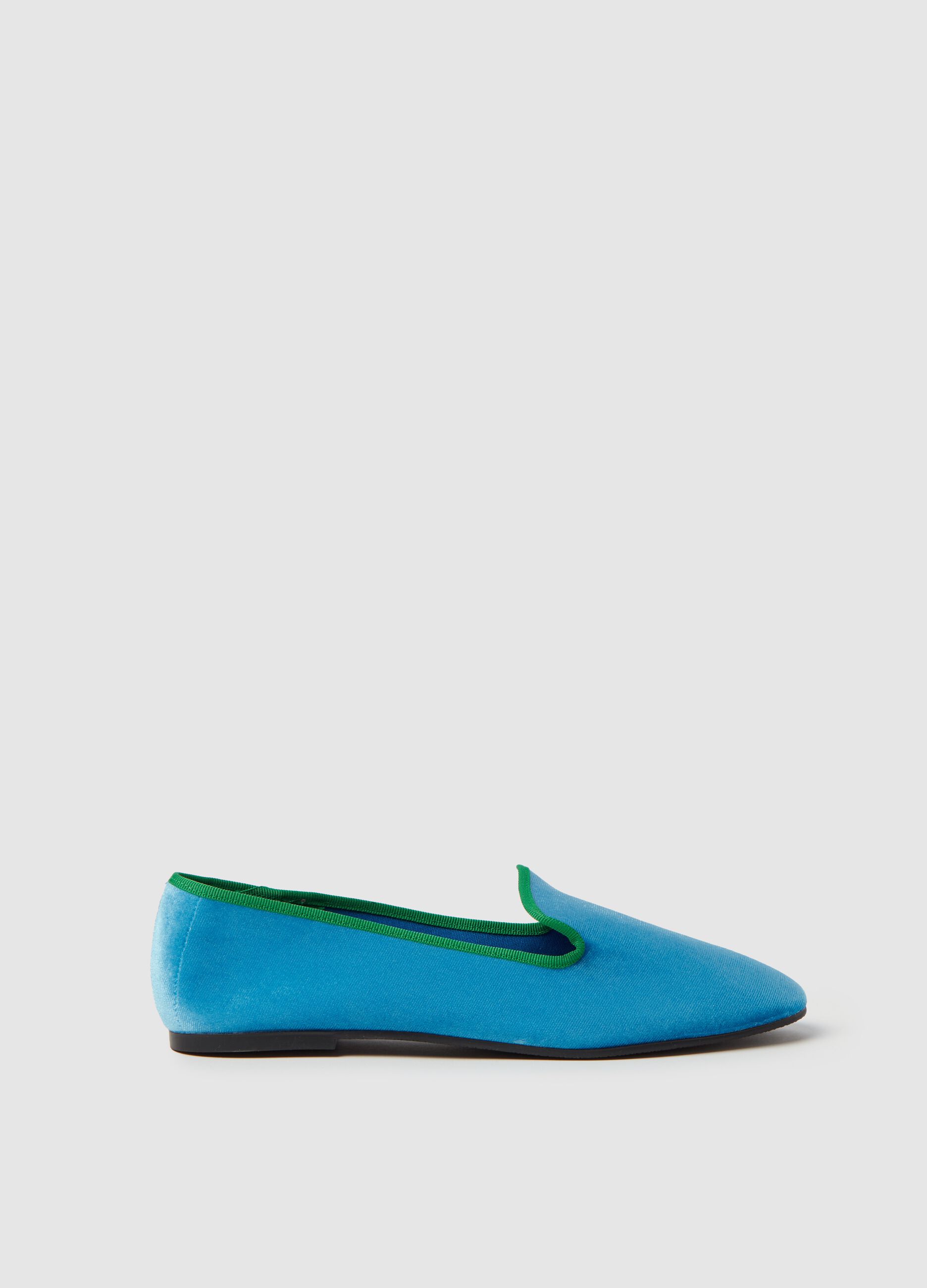 Slipper shoes with contrasting edging