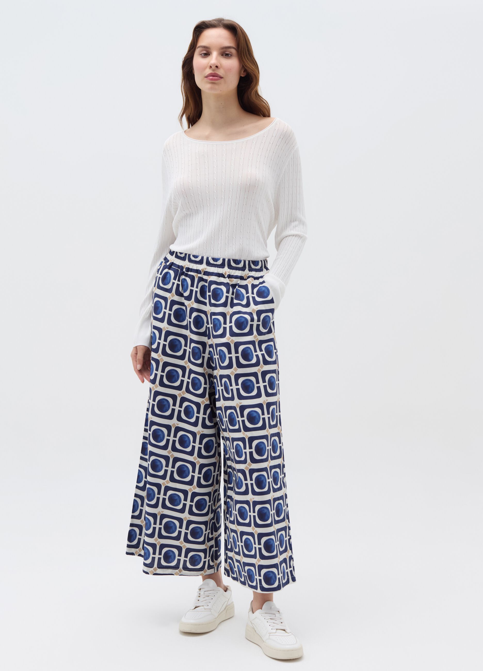 Wide-leg trousers with pattern