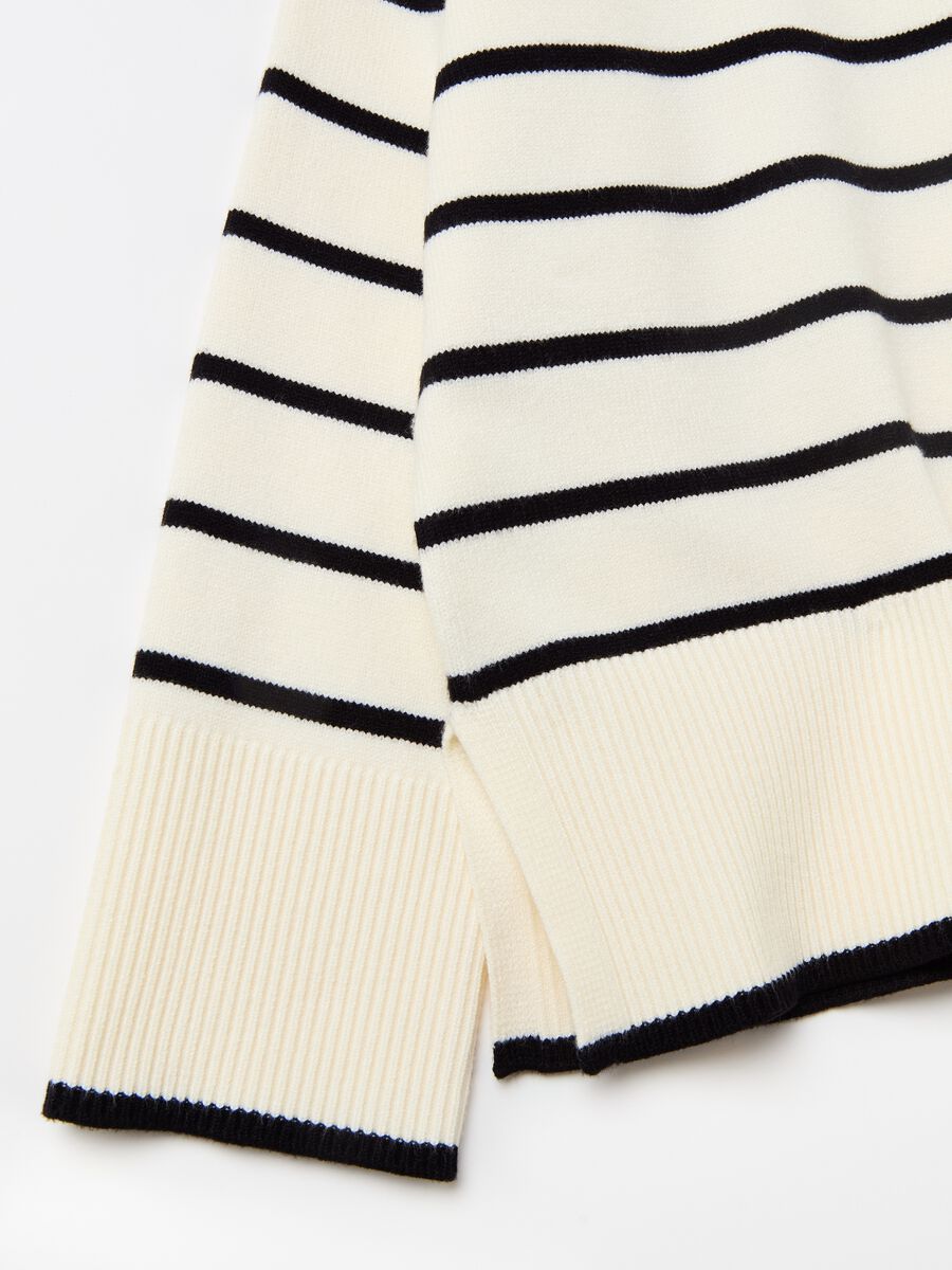 Striped pullover with slits_5