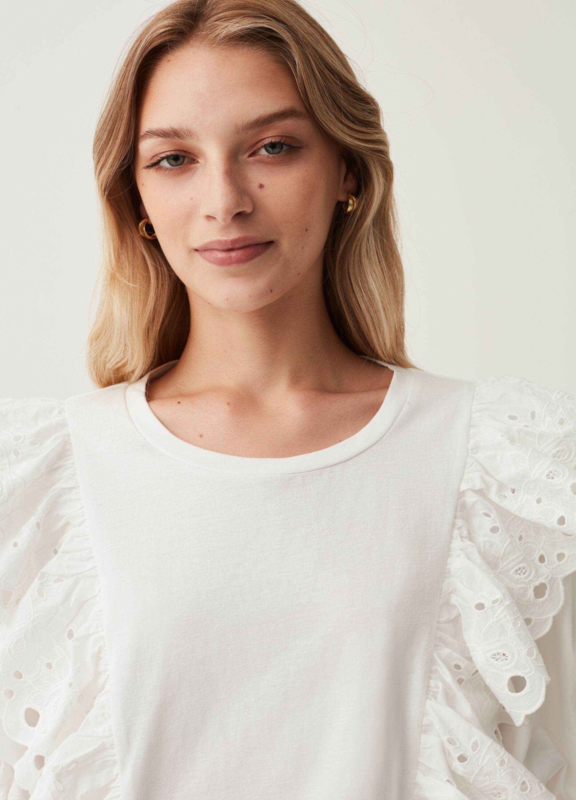 T-shirt with broderie anglaise lace frills