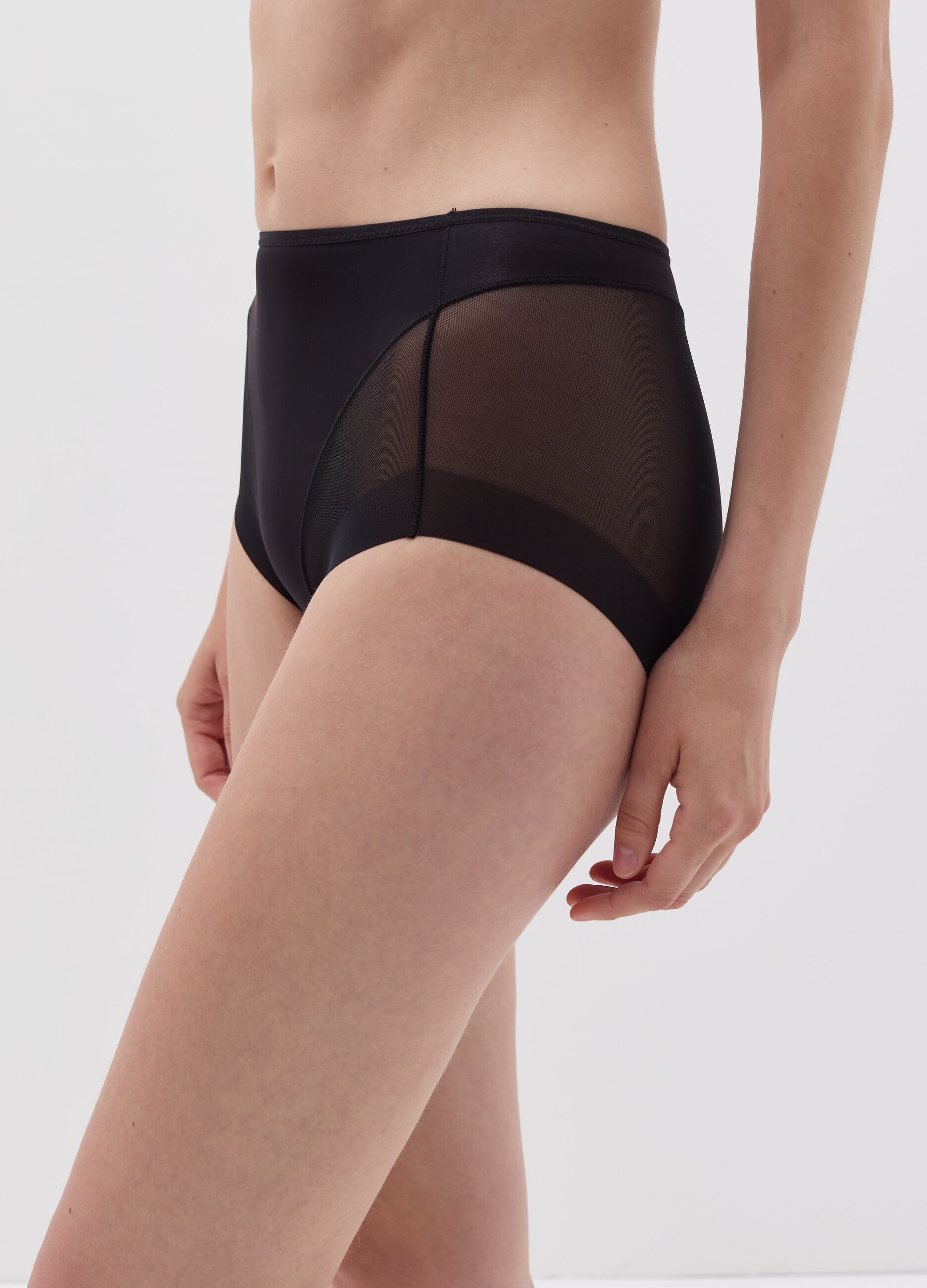 Invisible high-rise French knickers