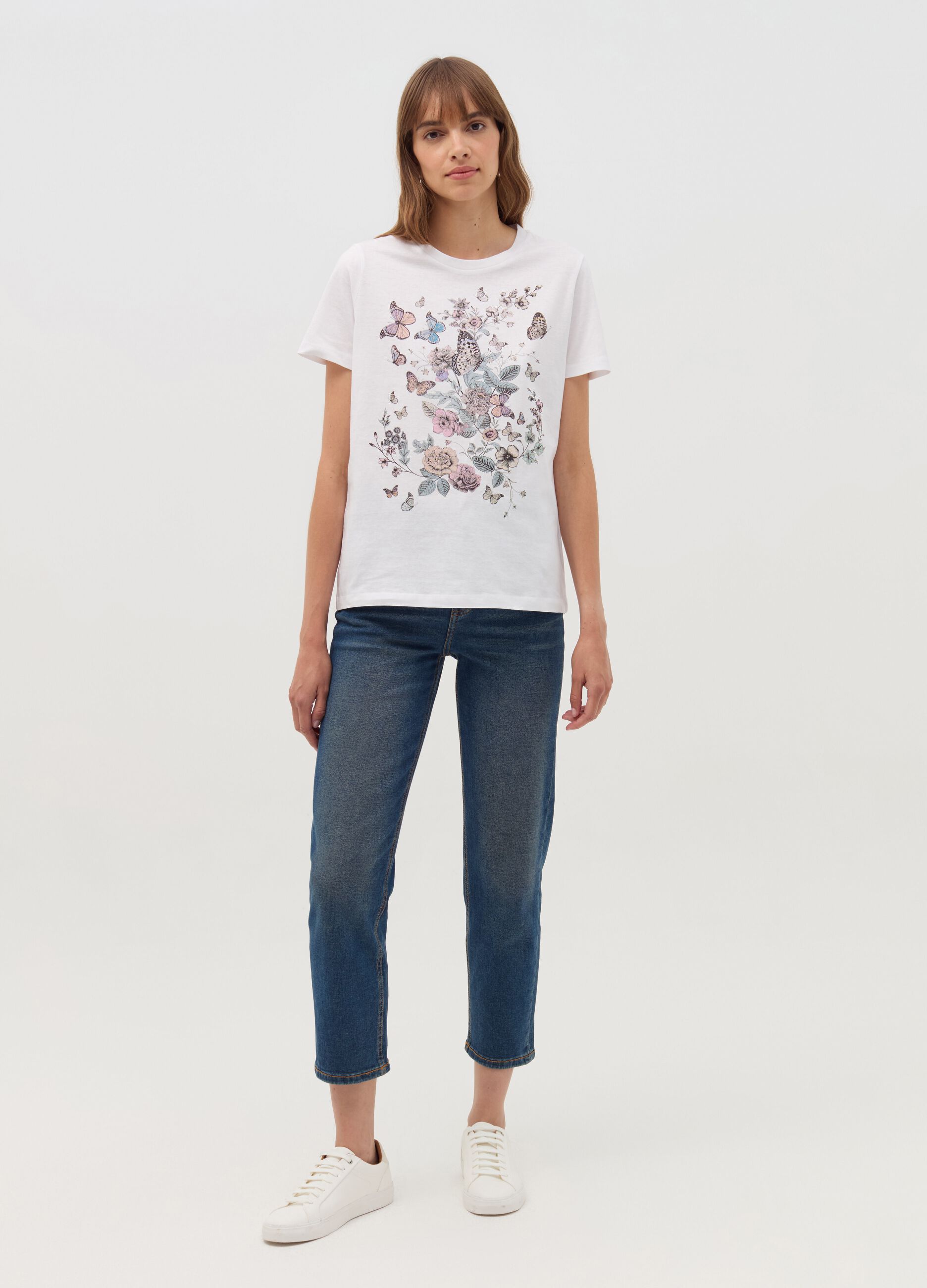 T-shirt con stampa farfalle e fiori