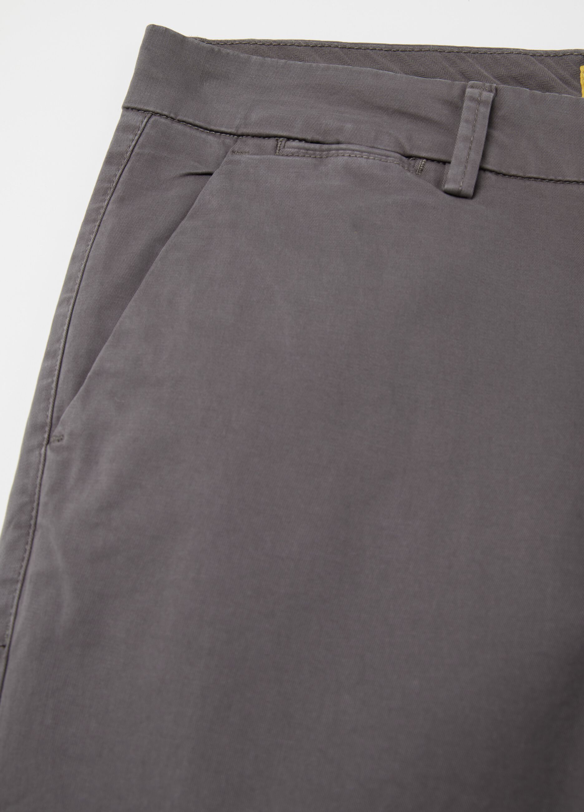 Pantaloni chino in cotone stretch tinta unita