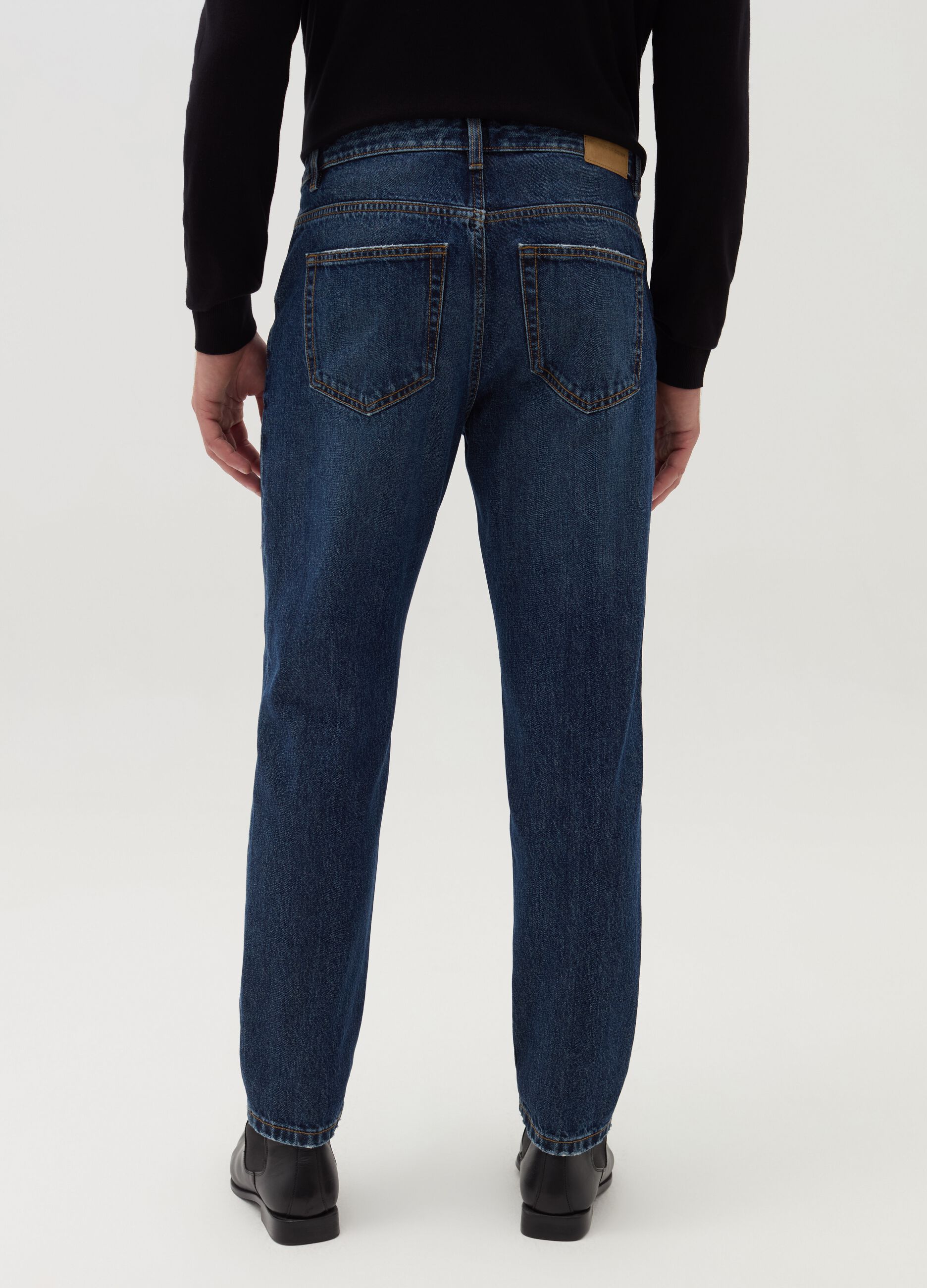 Relaxed-fit jeans with five pockets