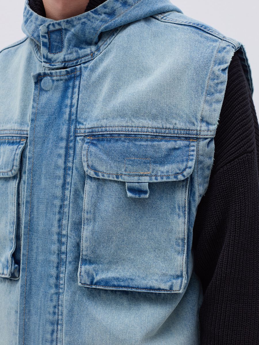 Denim gilet with hood_3