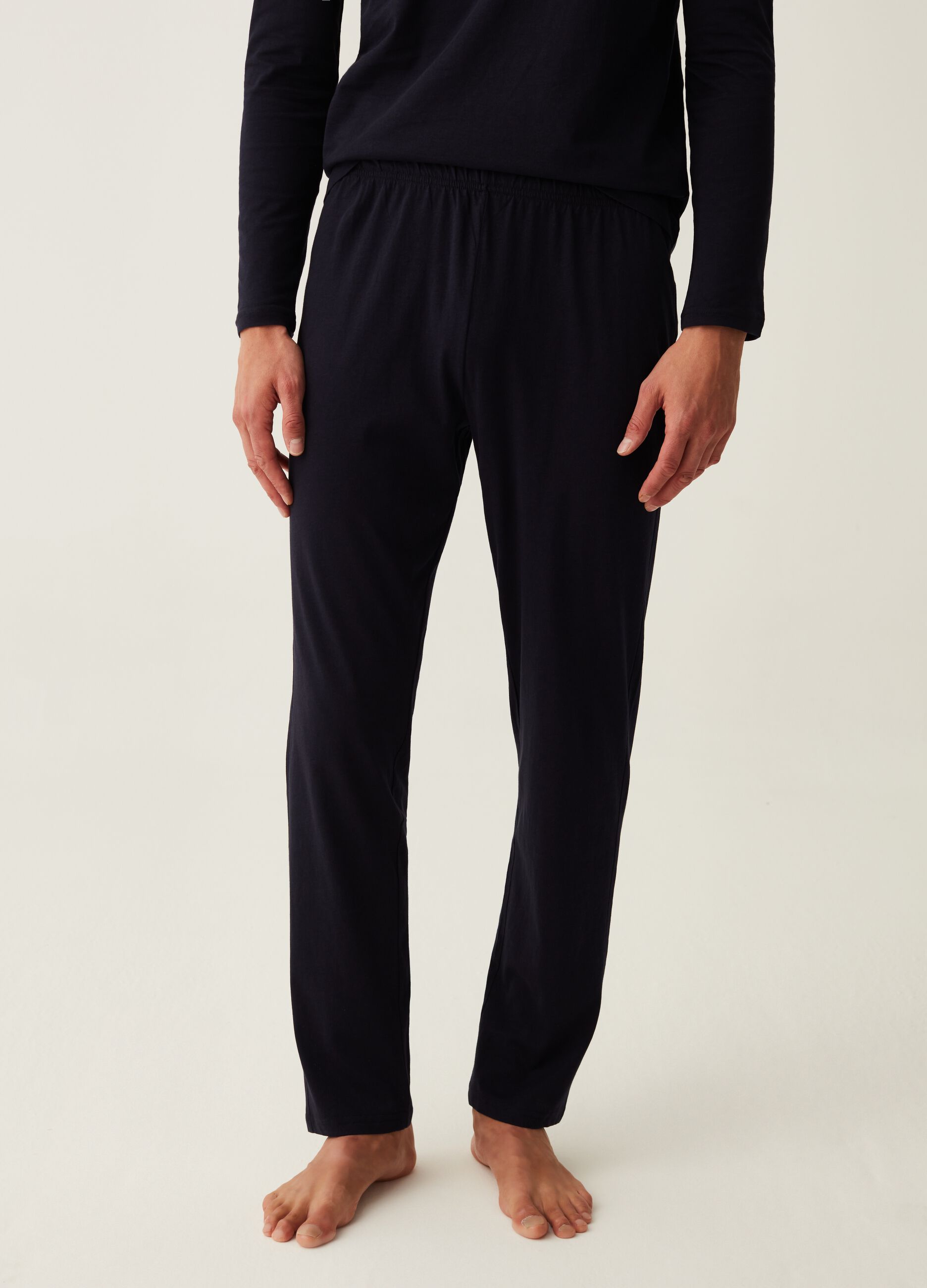 Full-length pyjamas with round neck