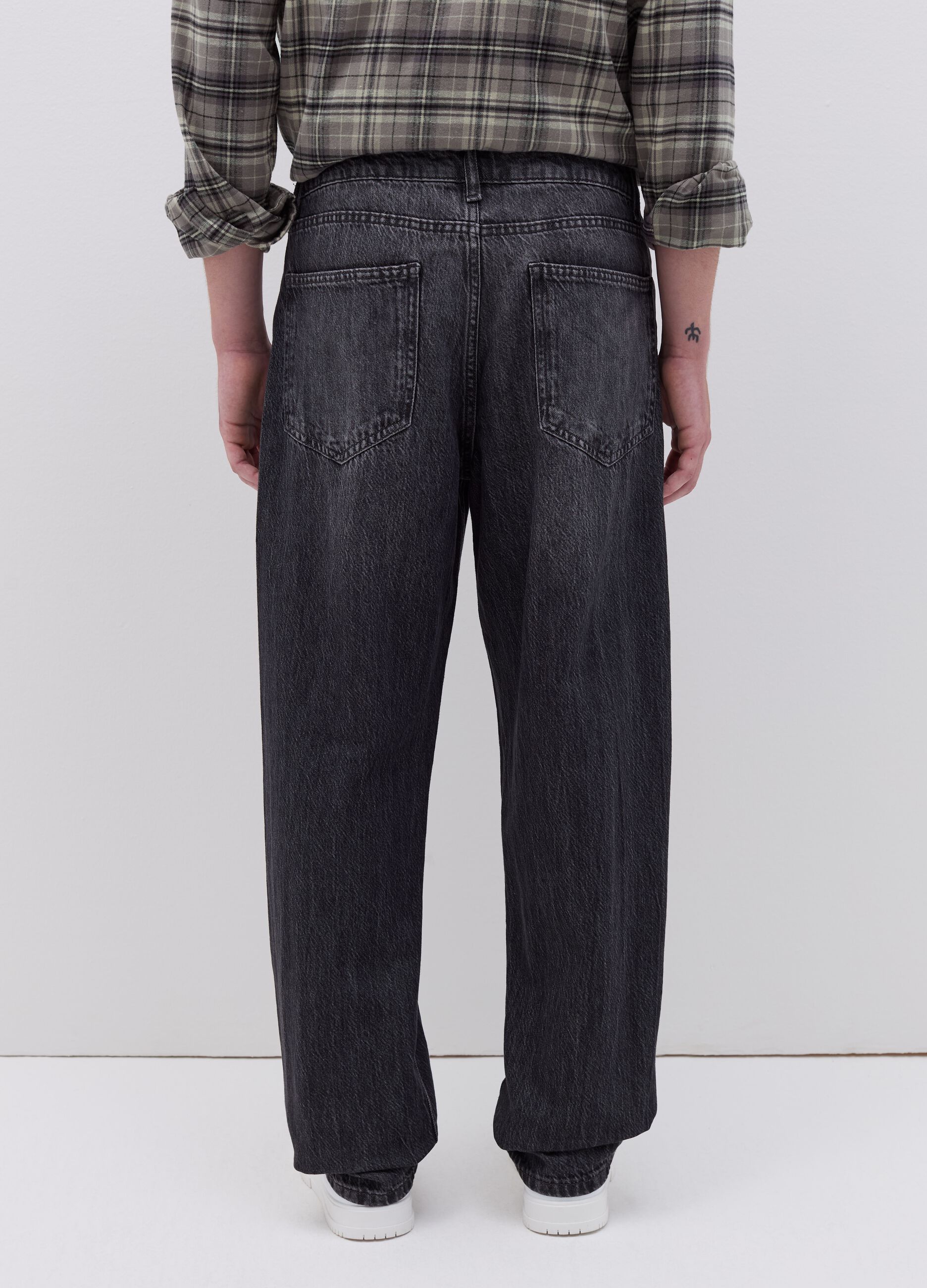 Baggy-fit jeans with five pockets