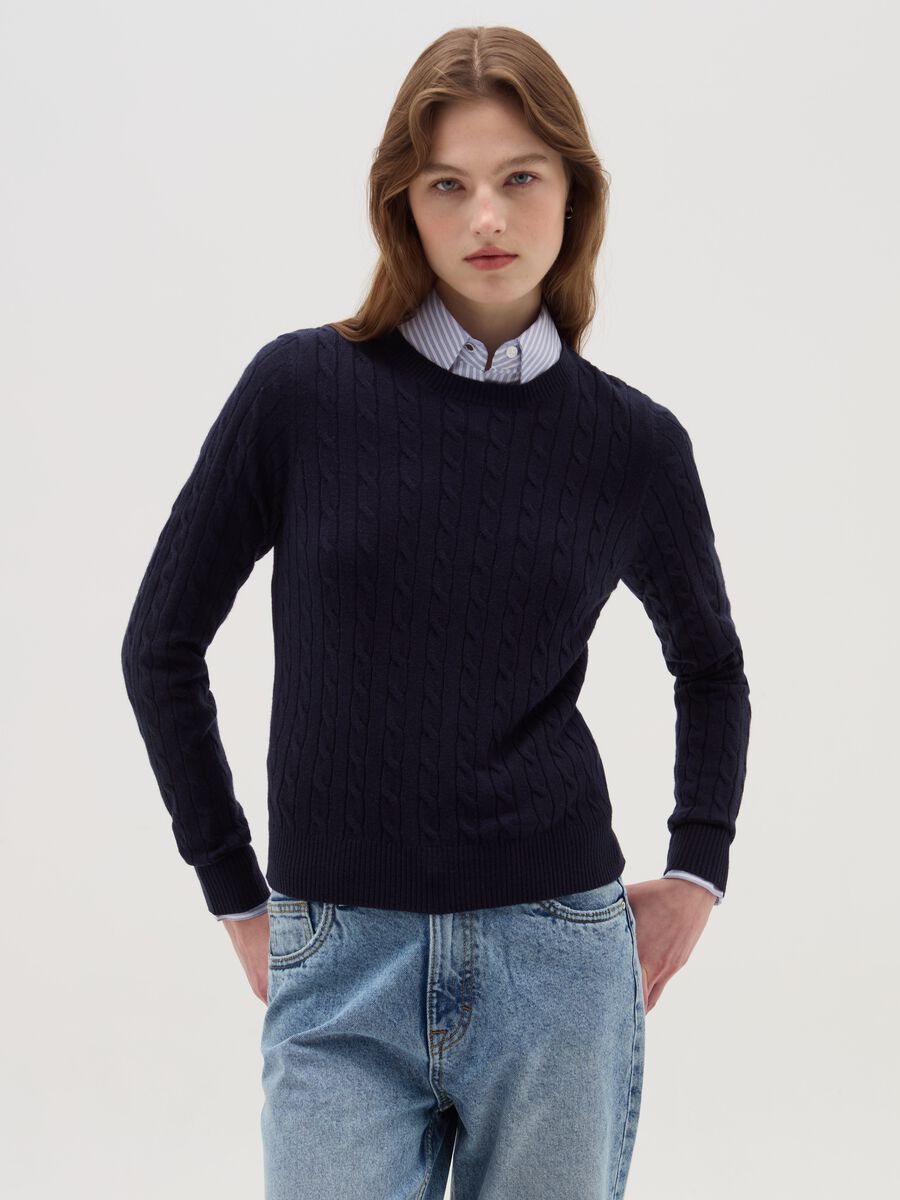 Ribbed pullover with cable-knit design_1