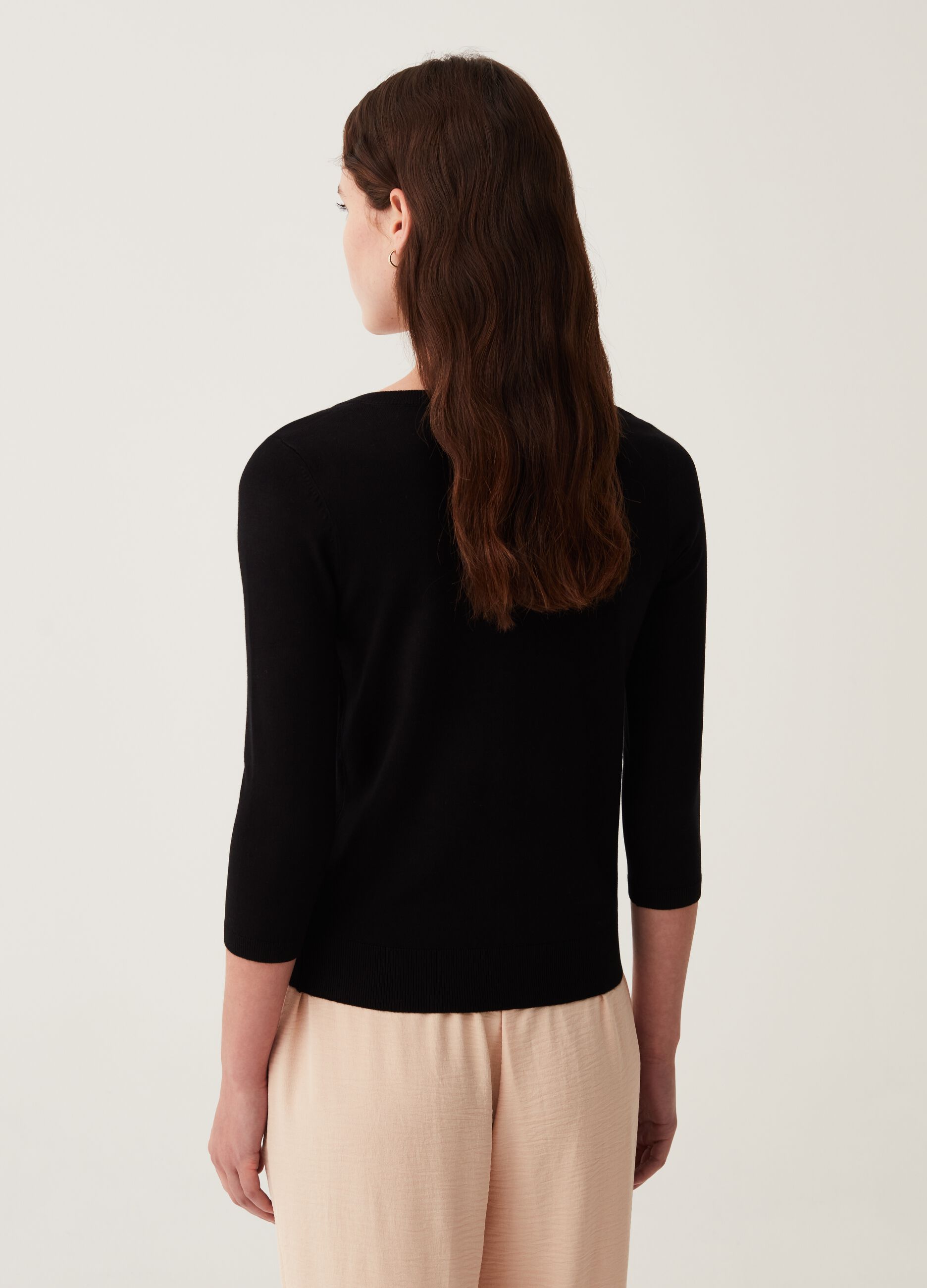 Cardigan with three-quarter sleeves and round neck