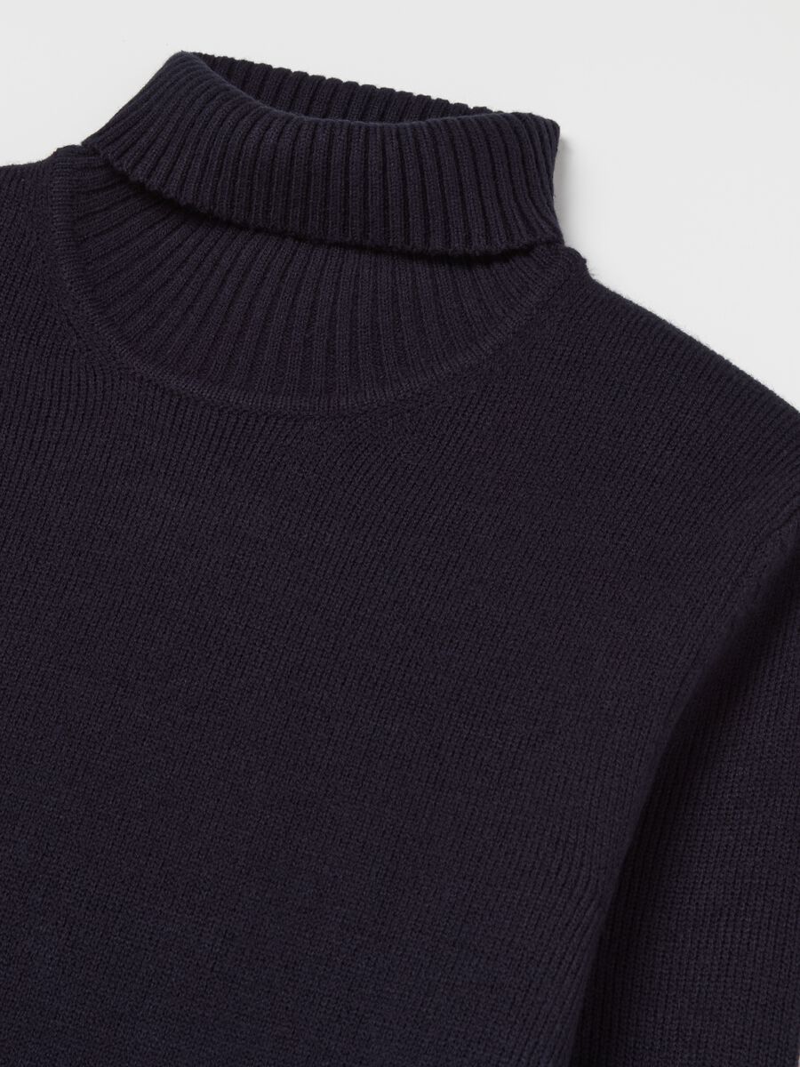 Pullover with high neck_5